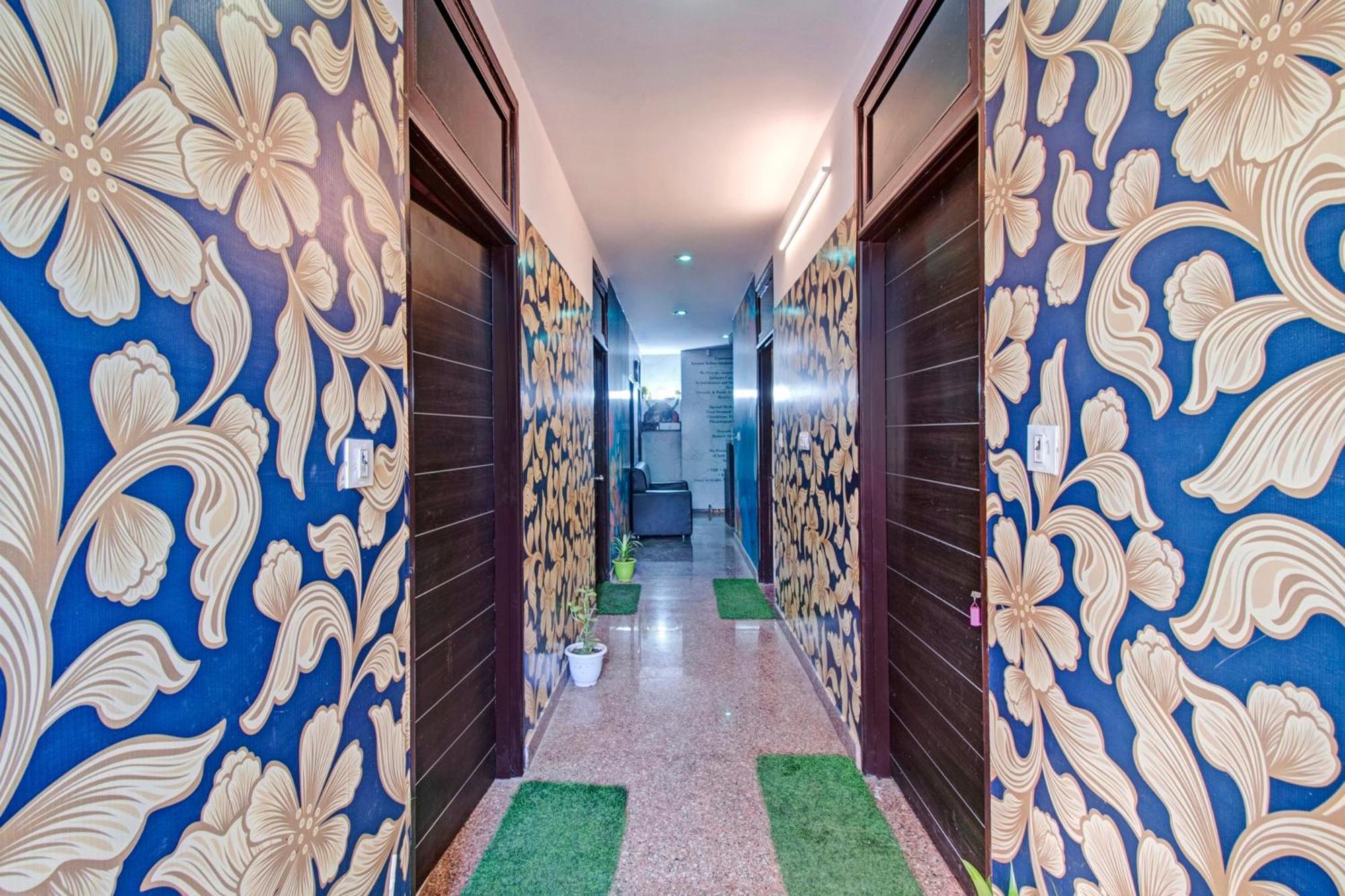 O Rawat Palace Hotel