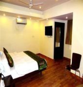 Oyo 6894 White Lily Hotel 3*