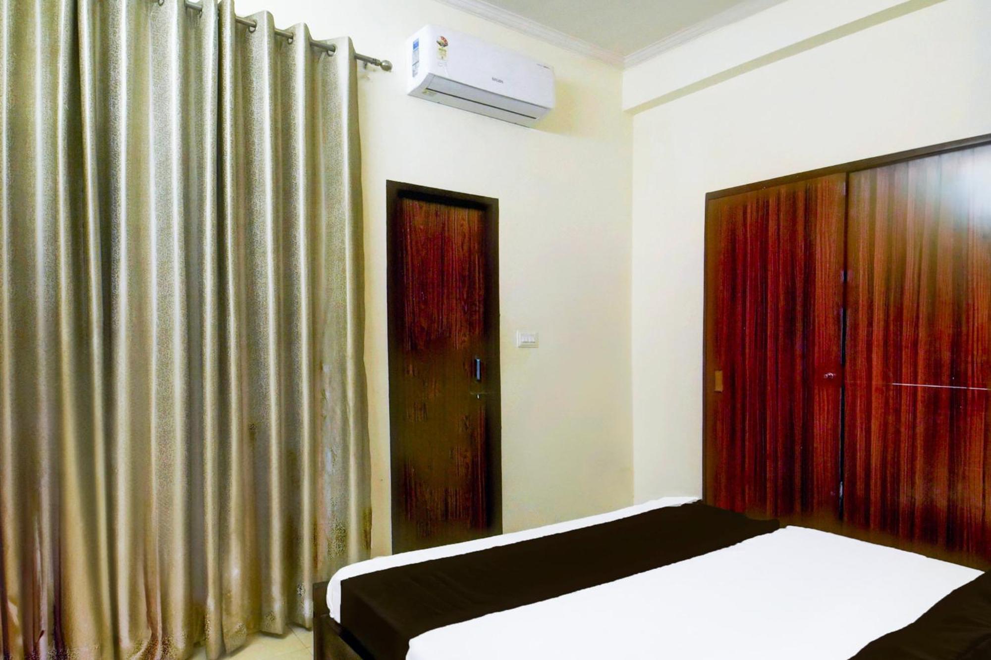 Hotel O Pratap Palace