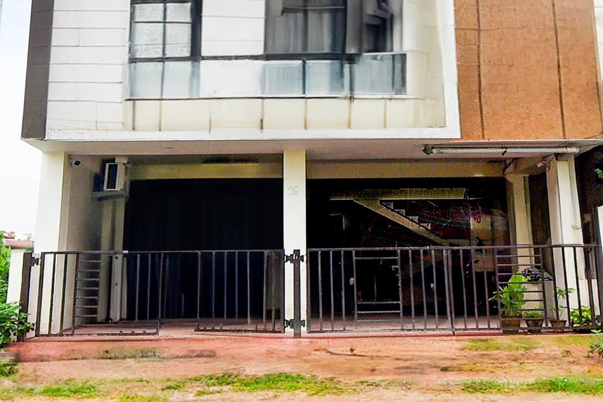 Hotel O Pratap Palace 3*