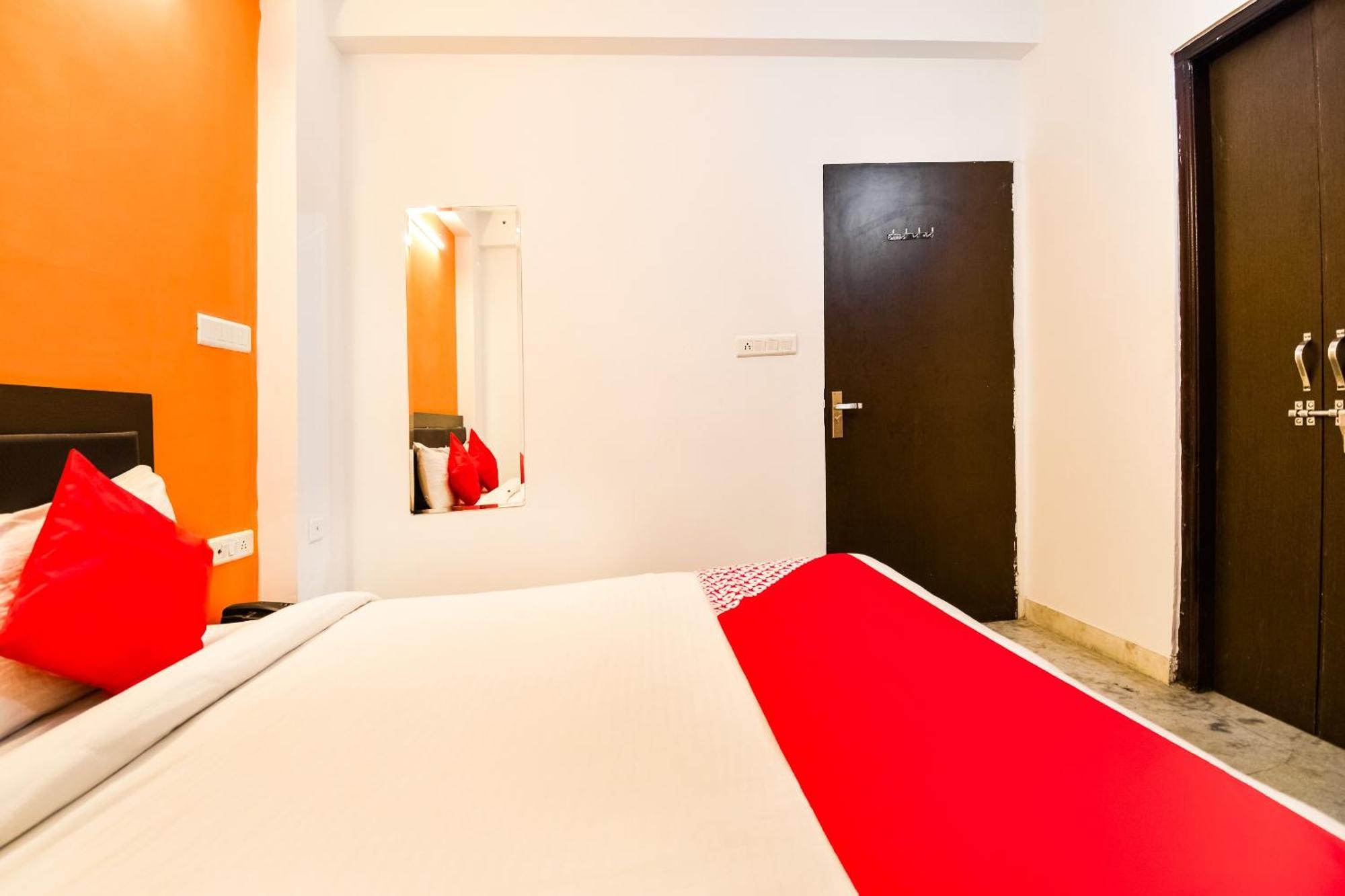 Collection O Shani Classic Hotel