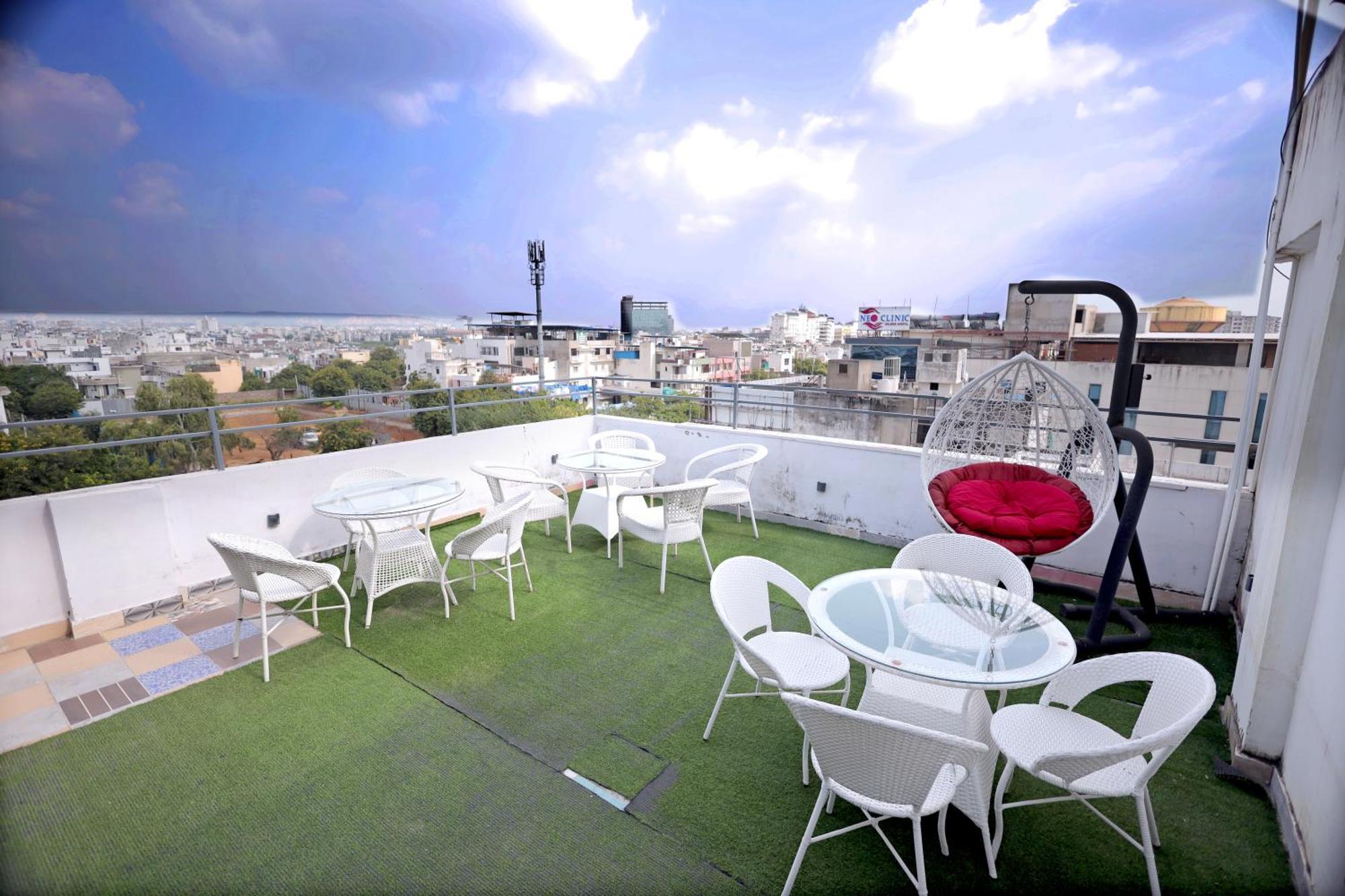 Uptown Jaipur- Luxury Premium Guest house *
