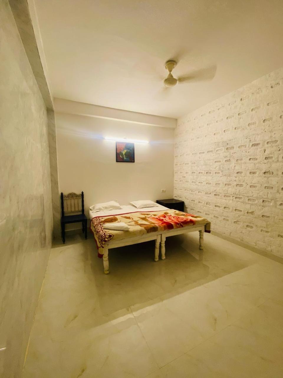 Eco Homestay *