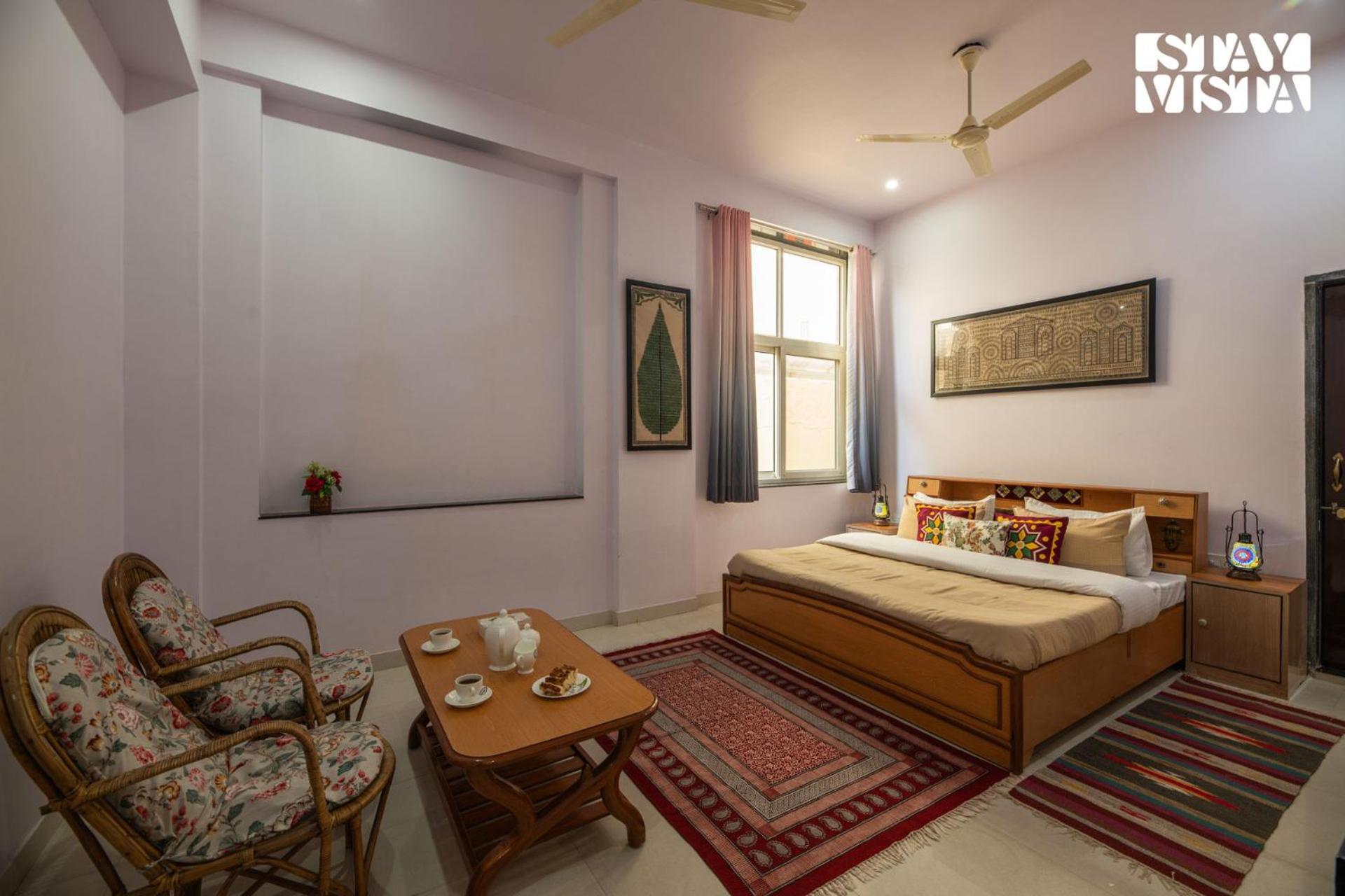 Stayvista At Kurjaan Art Haven 5bhk With Breakfast, Ac & Wifi In Centre Villa