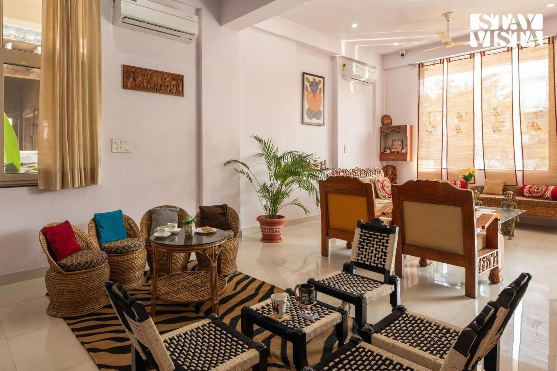 Villa Stayvista At Kurjaan Art Haven 5bhk With Breakfast, Ac & Wifi In Centre *