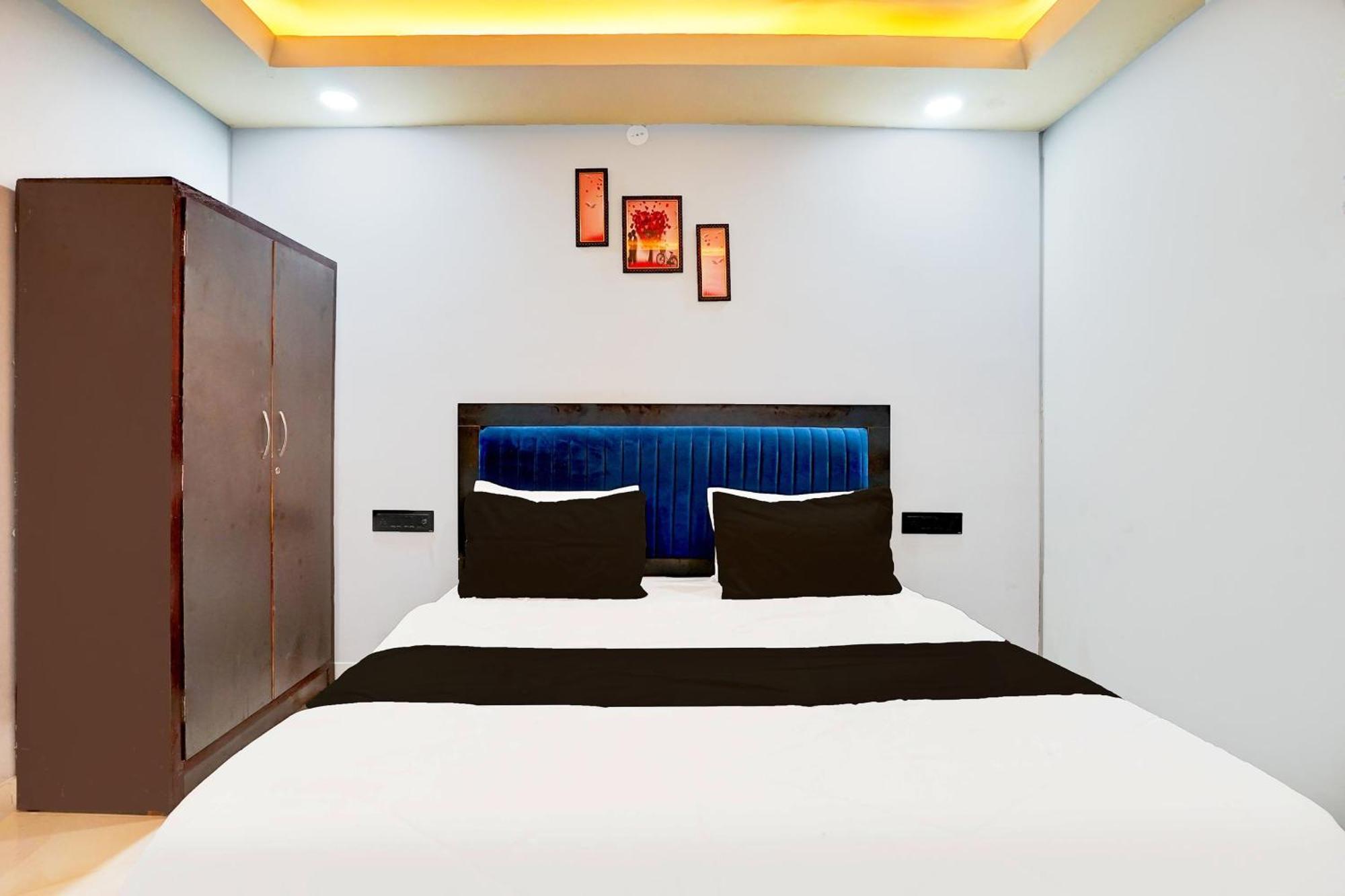 Hotel O Blue Moon 3*