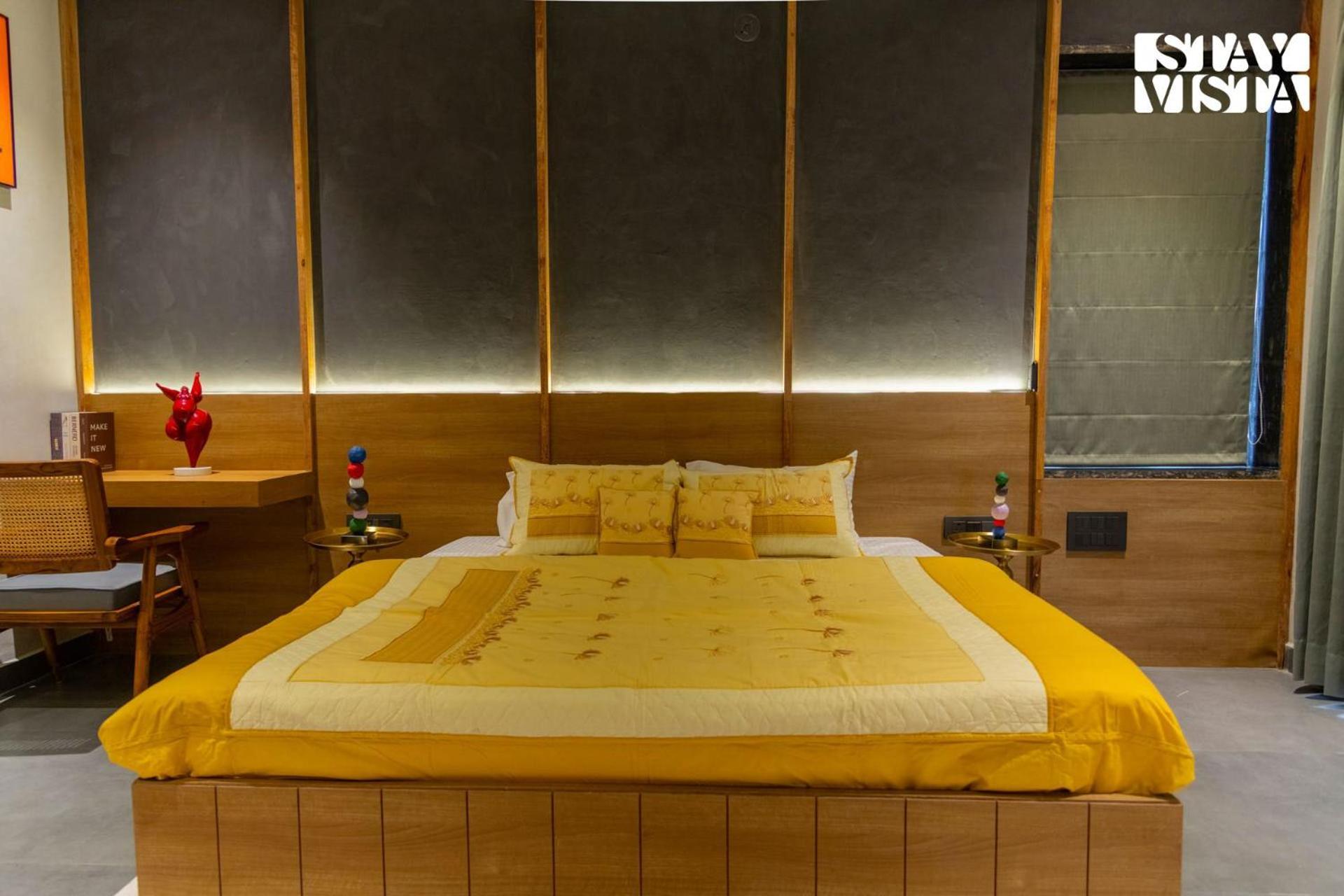 Stayvista At Urban Escape - 2 Pools, Lawn & Wifi Villa *