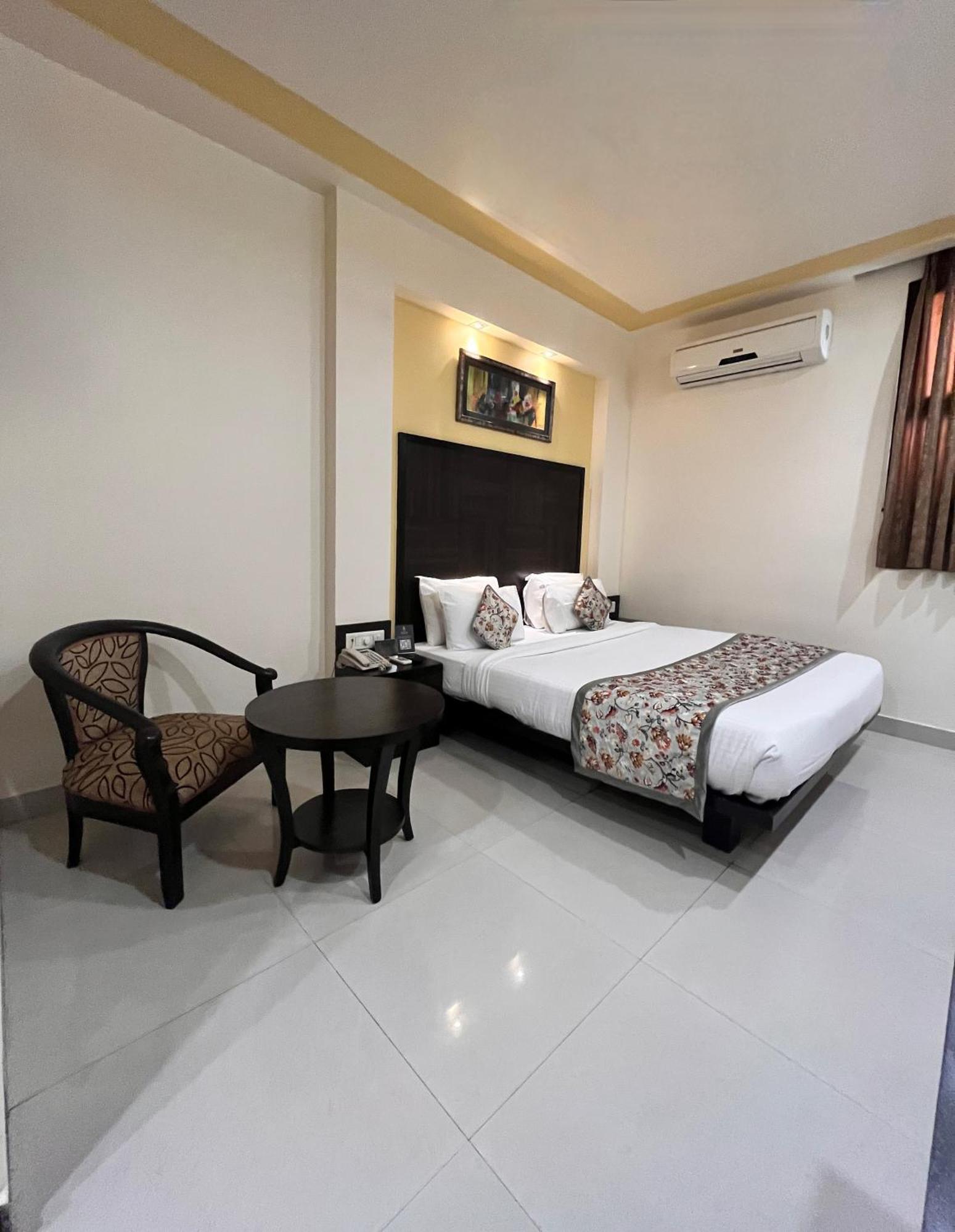Ratnawali - A Vegetarian Heritage 3*