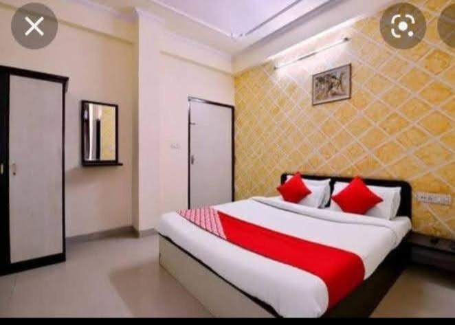 Shiv Angan Hotel 2*