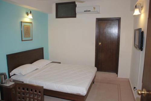 Rajdeep Hotel 2*
