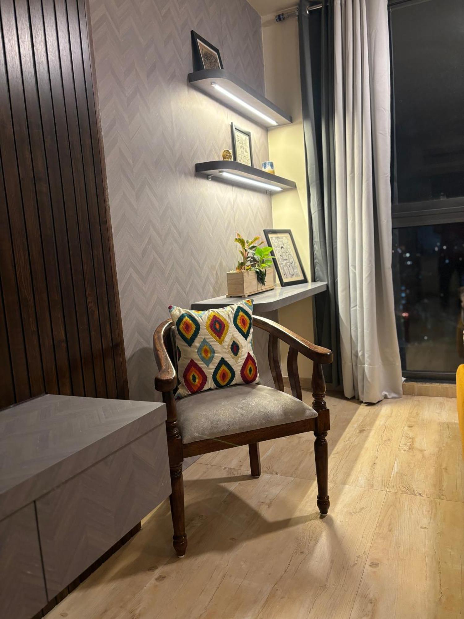 1 Bedroom Luxury With Wifi & Pool Apartment
