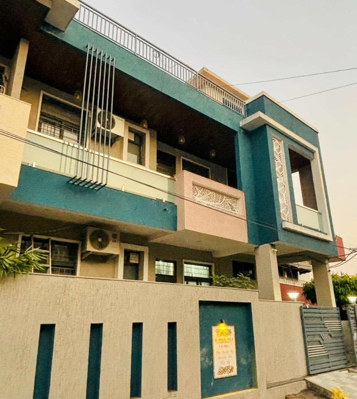 Apartment Cozy Near Civil Lines Metro Station *
