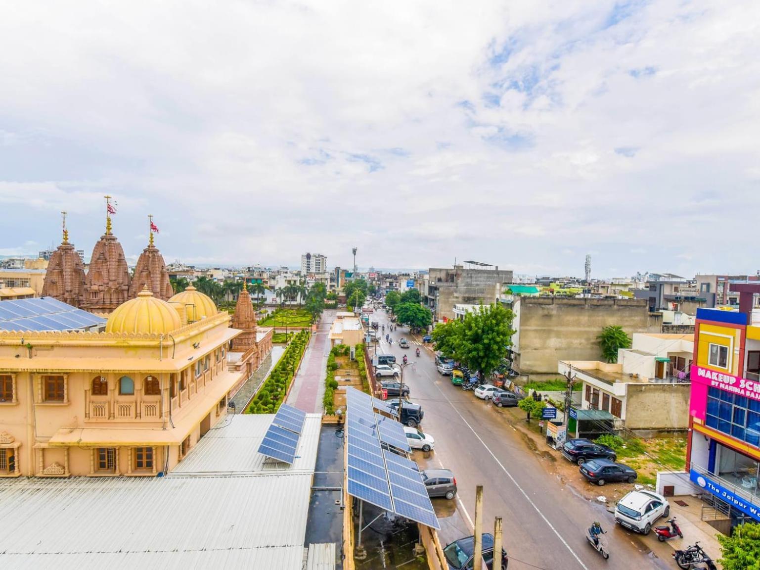 Hotel Utsav *