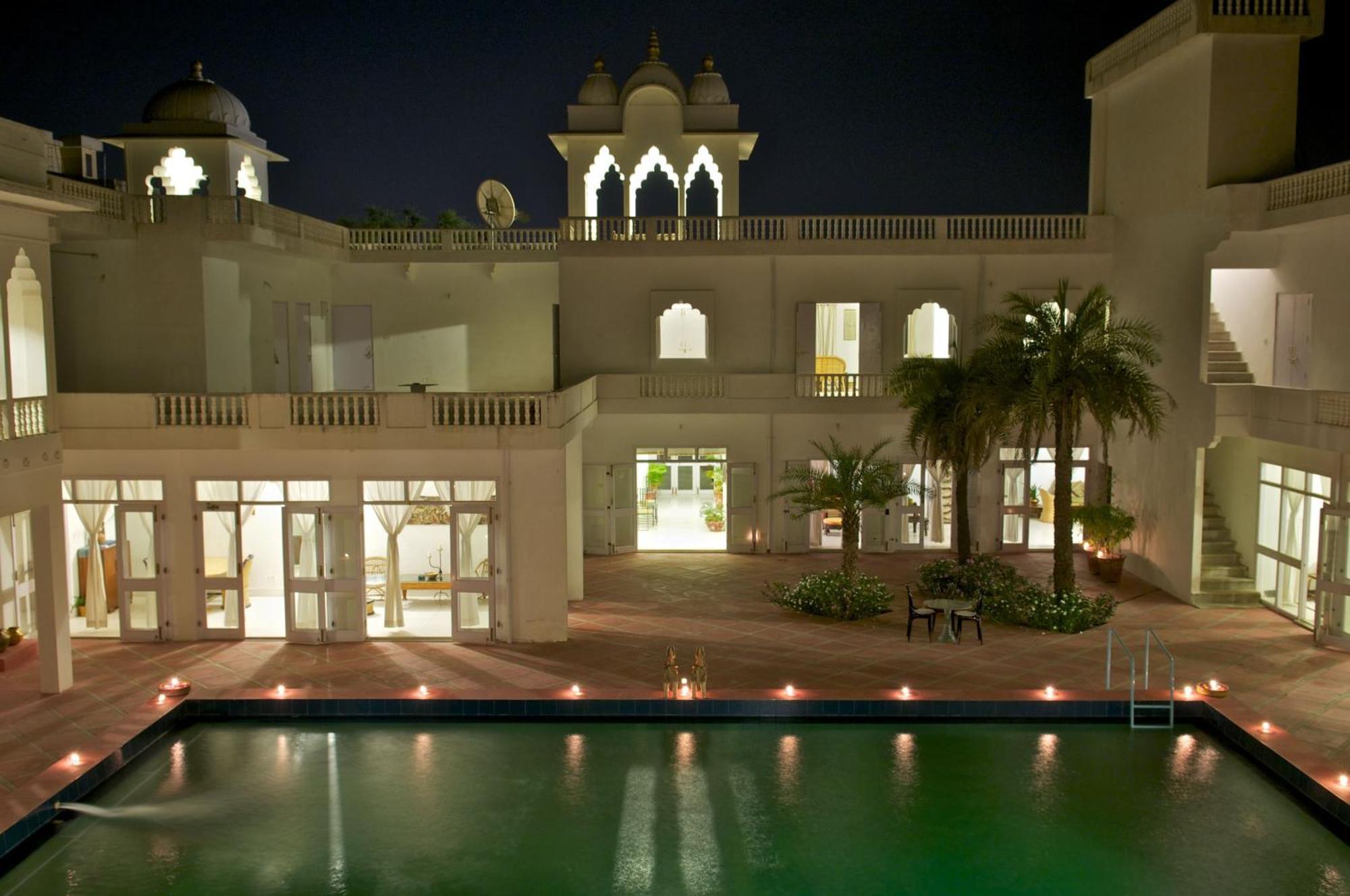 Hotel Savista Retreat Jaipur
