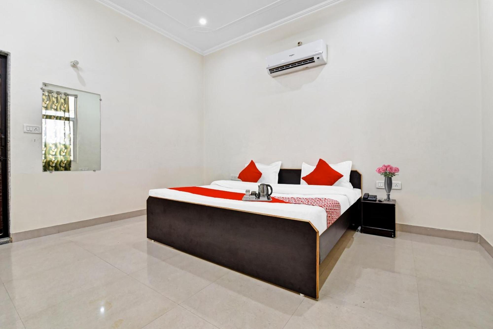 Hotel O Madan *