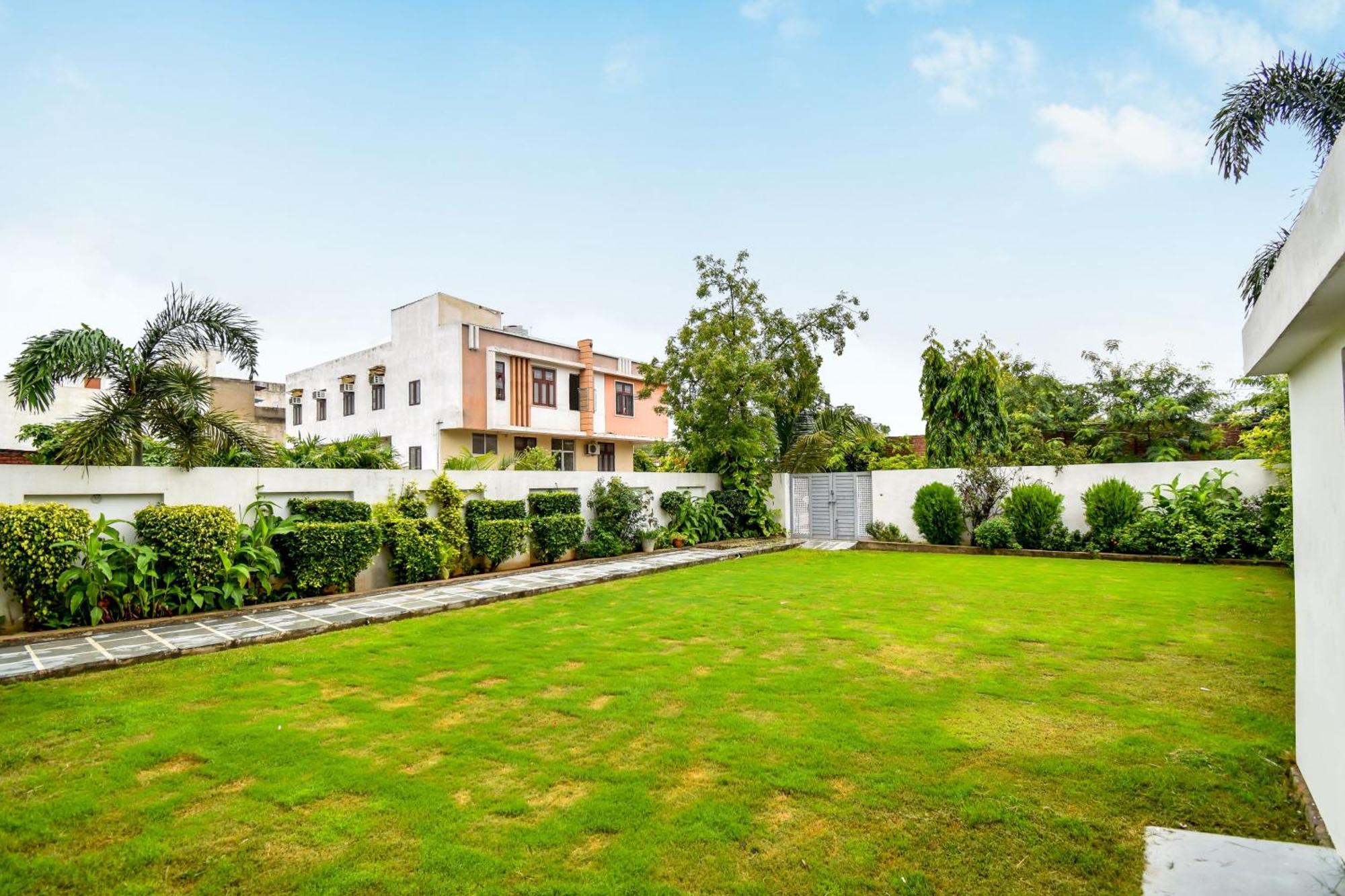 Collection O Guru Kripa Hotel Jaipur