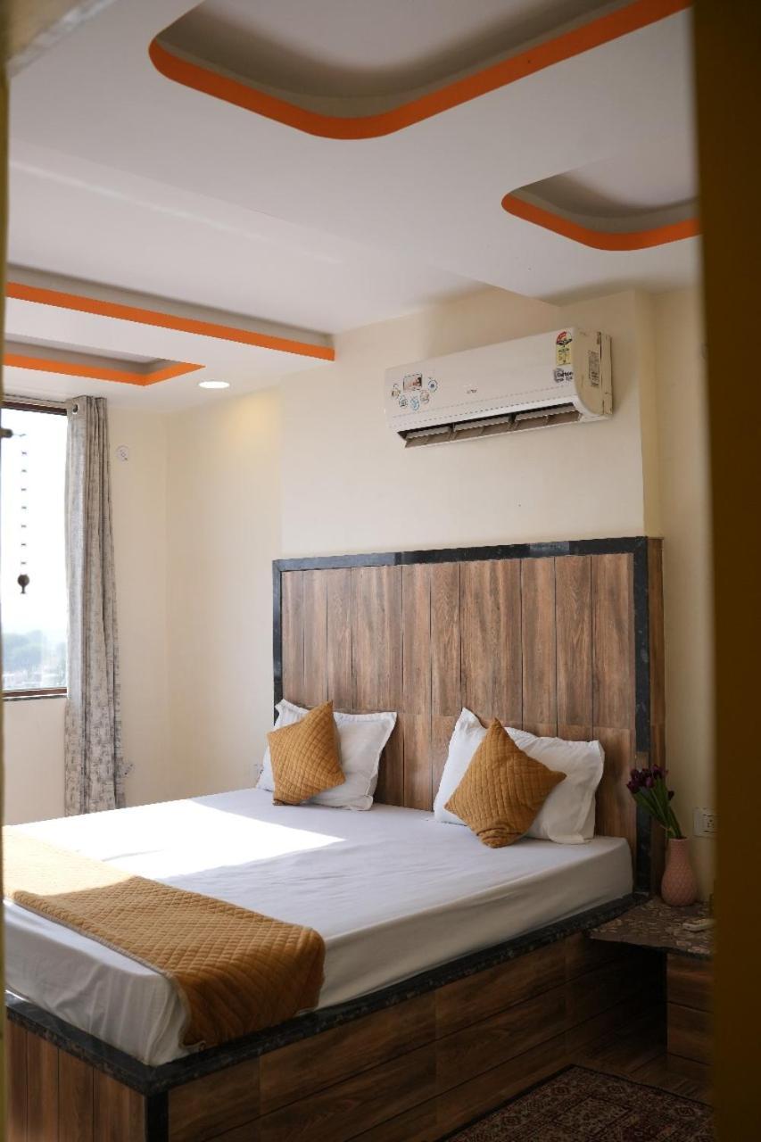 Hotel Pragati, New Loha Mandi Jaipur
