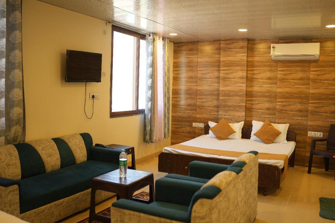 Pragati, New Loha Mandi * Jaipur