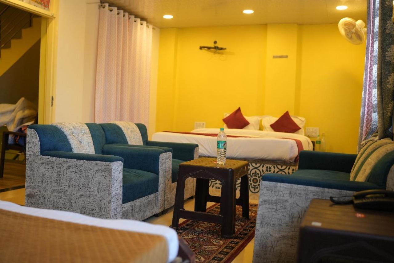 Hotel Pragati, New Loha Mandi *