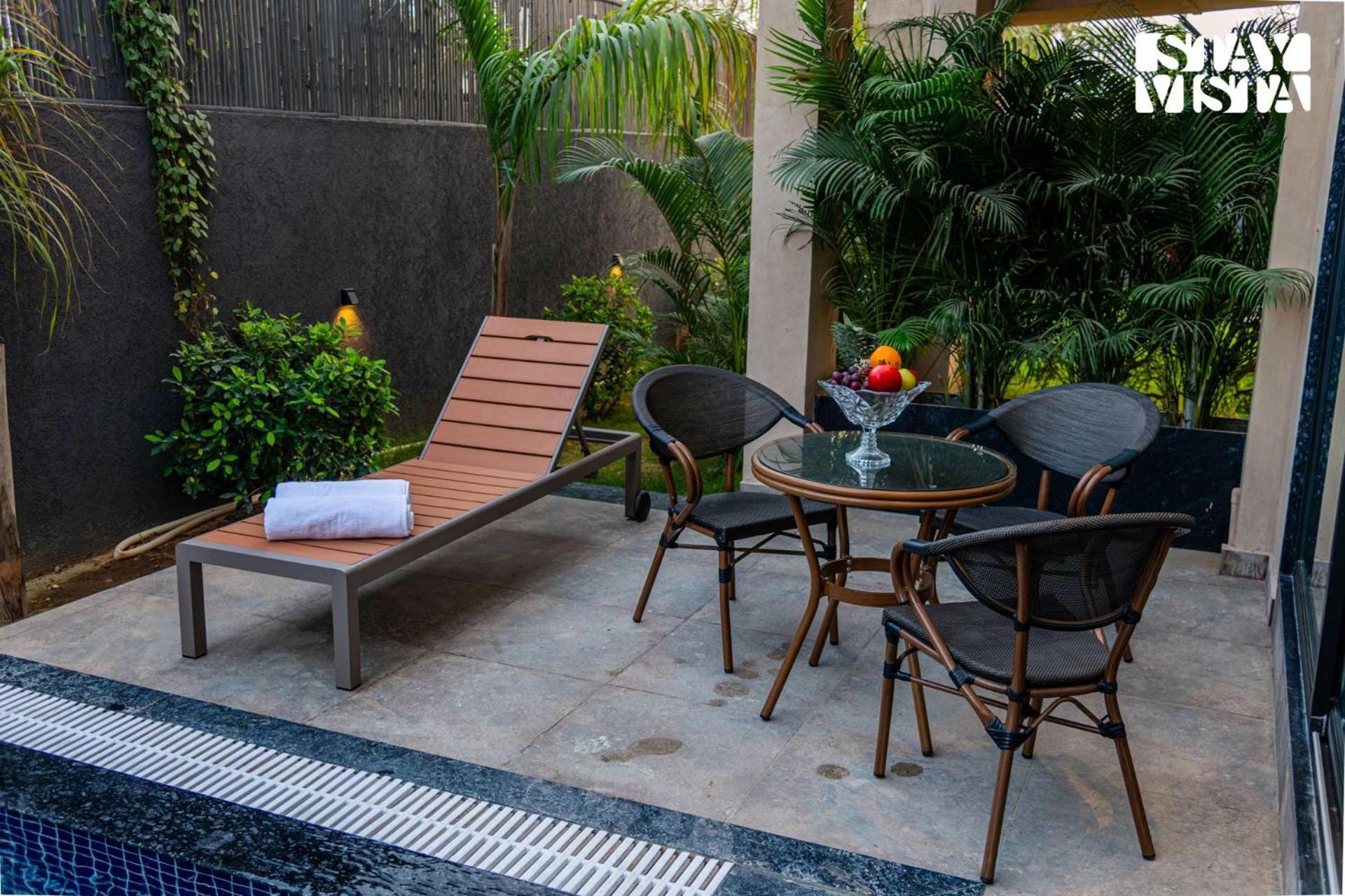 Stayvista At Urban Escape - 2 Pools, Lawn & Wifi Jaipur