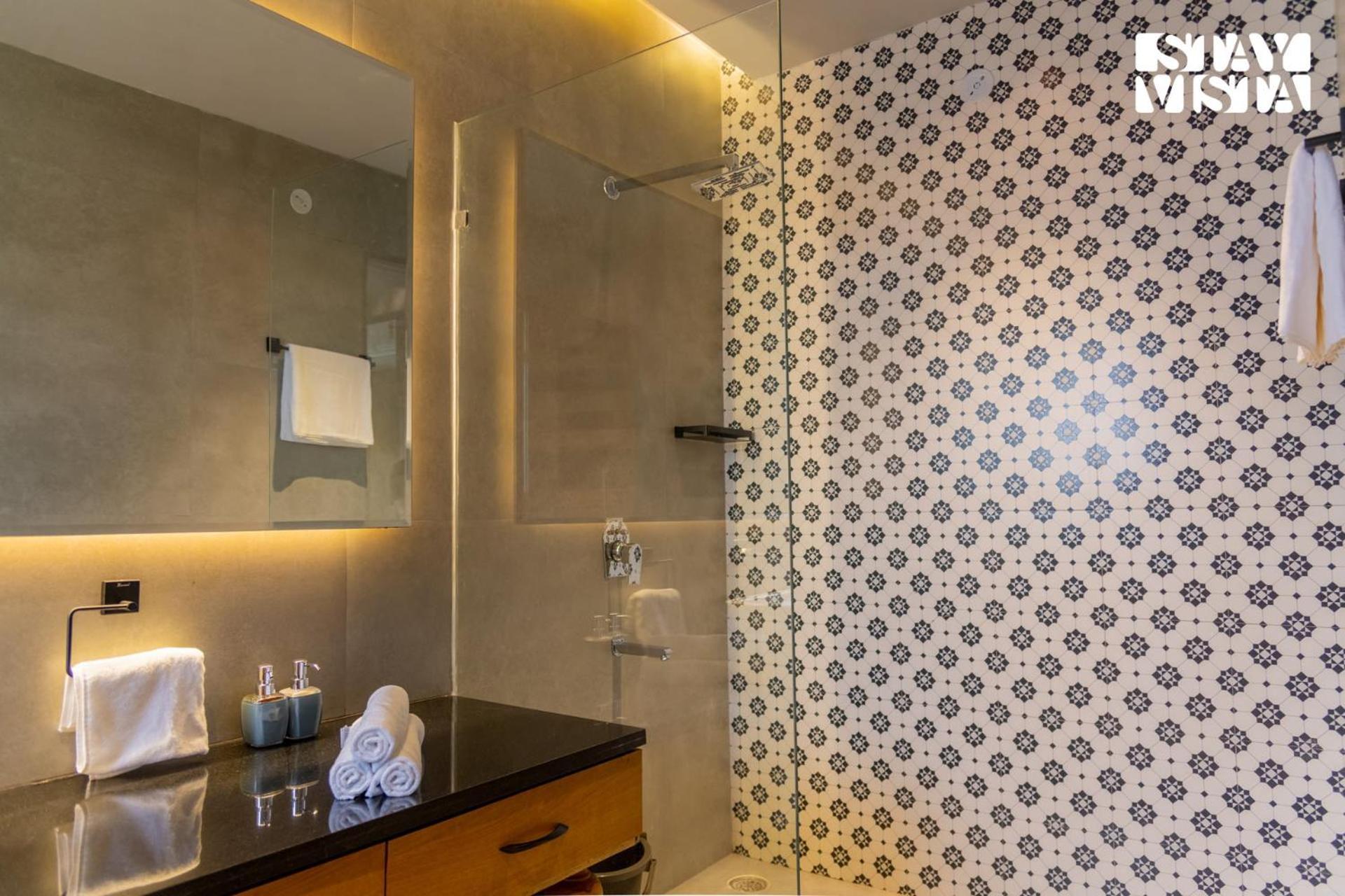 Stayvista At Urban Escape - 2 Pools, Lawn & Wifi * Jaipur