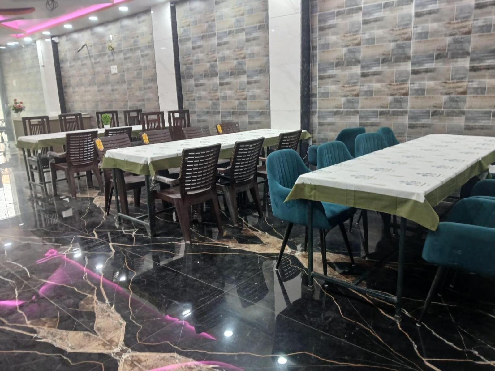 Hotel Pragati, New Loha Mandi Jaipur