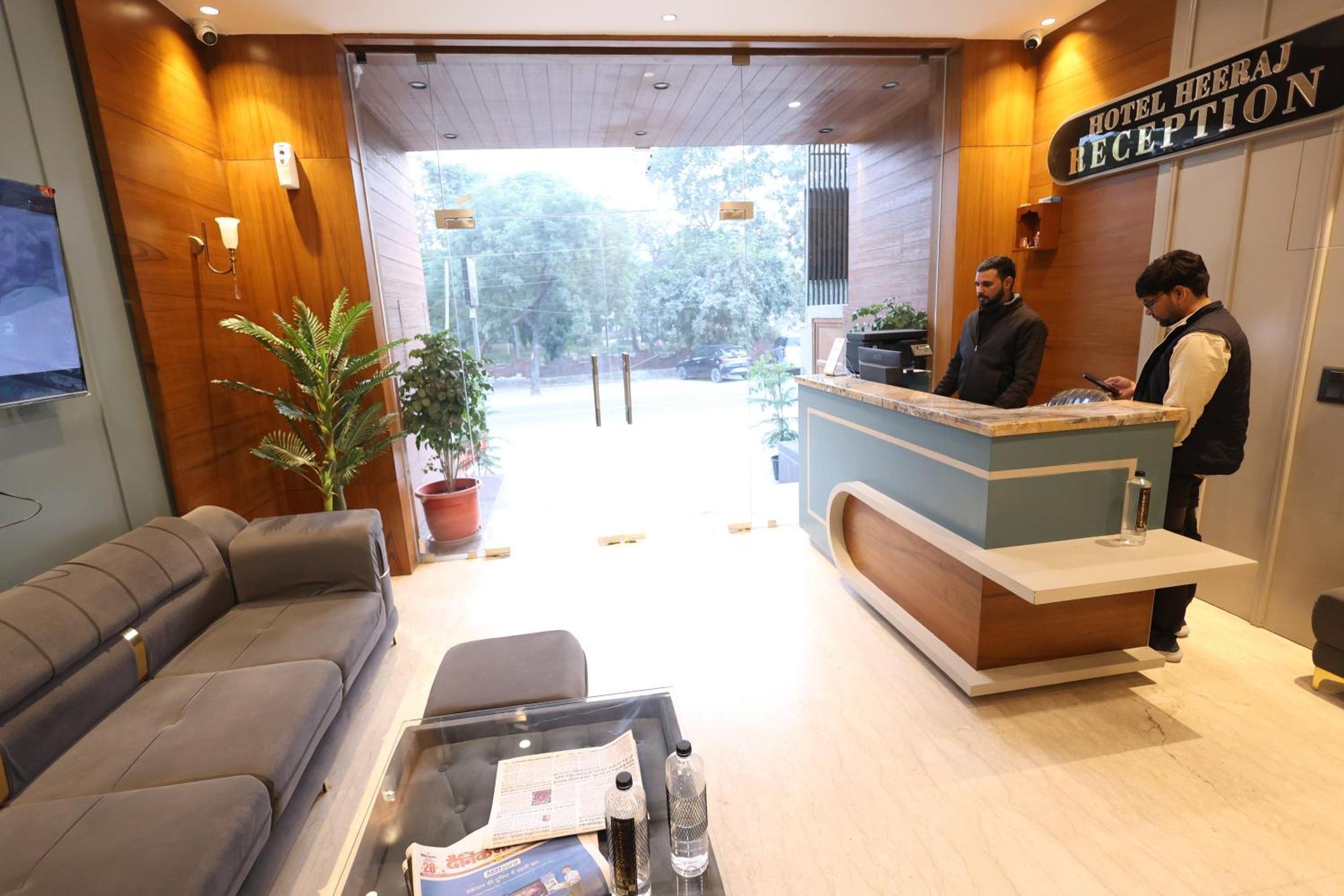 The Heeraj Hotel 3*
