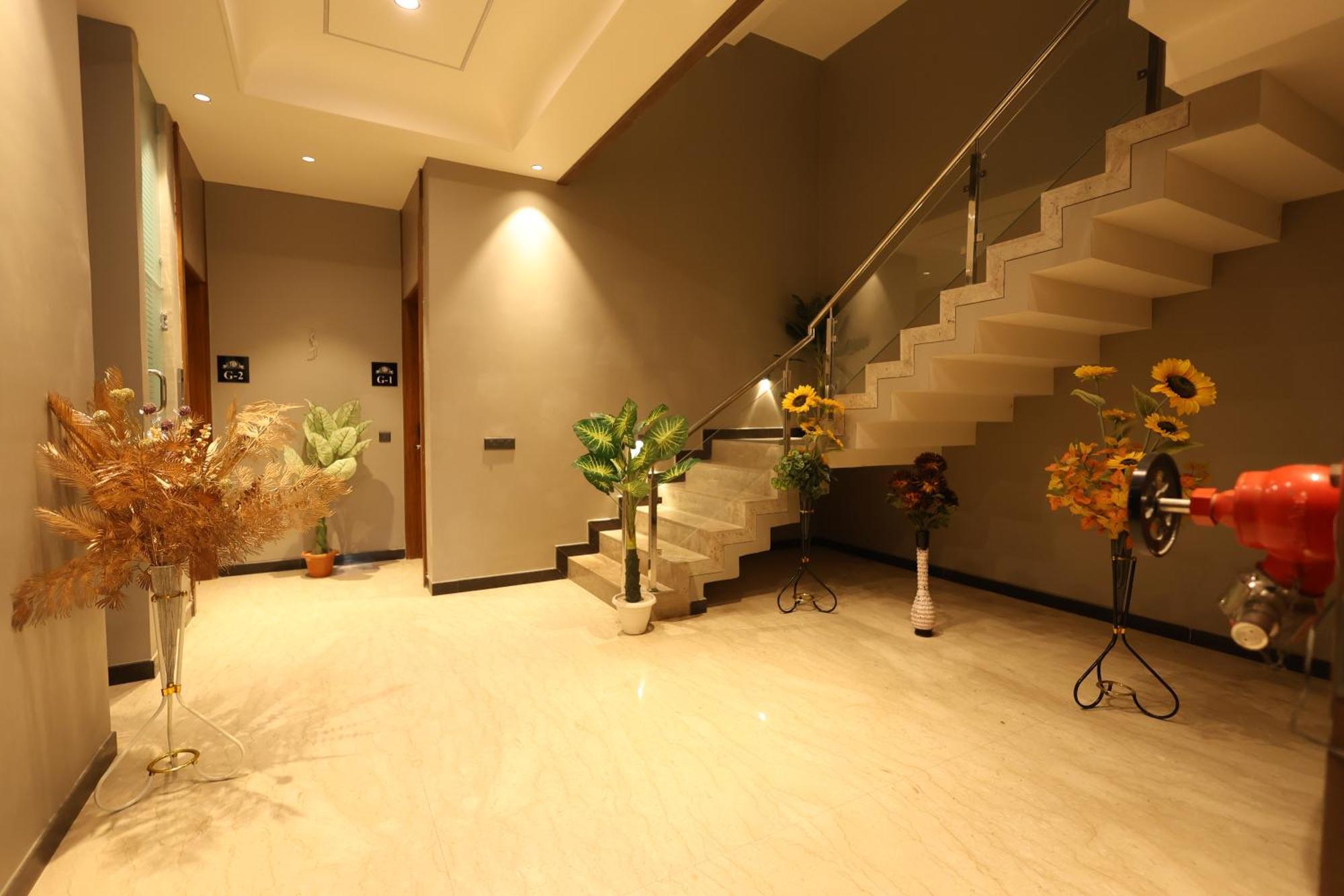 Hotel The Heeraj 3*