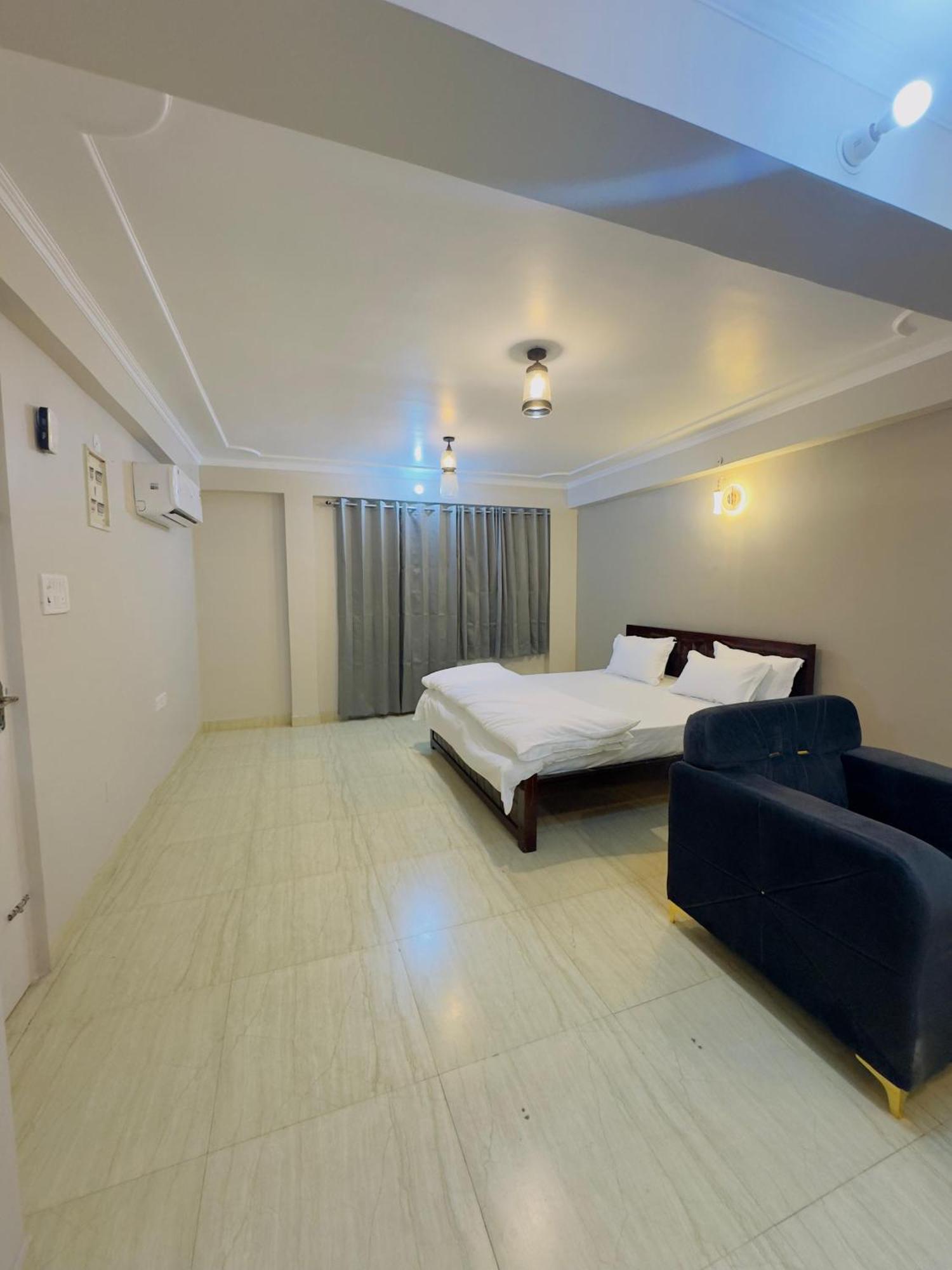 Apartment Penthouse By Cozystays Raja Park Jaipur