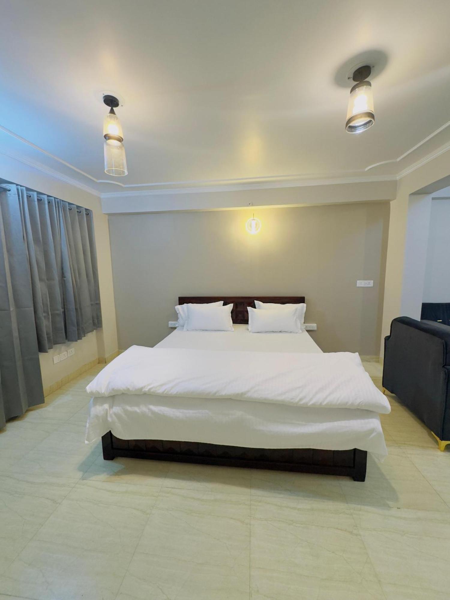 Apartment Penthouse By Cozystays Raja Park