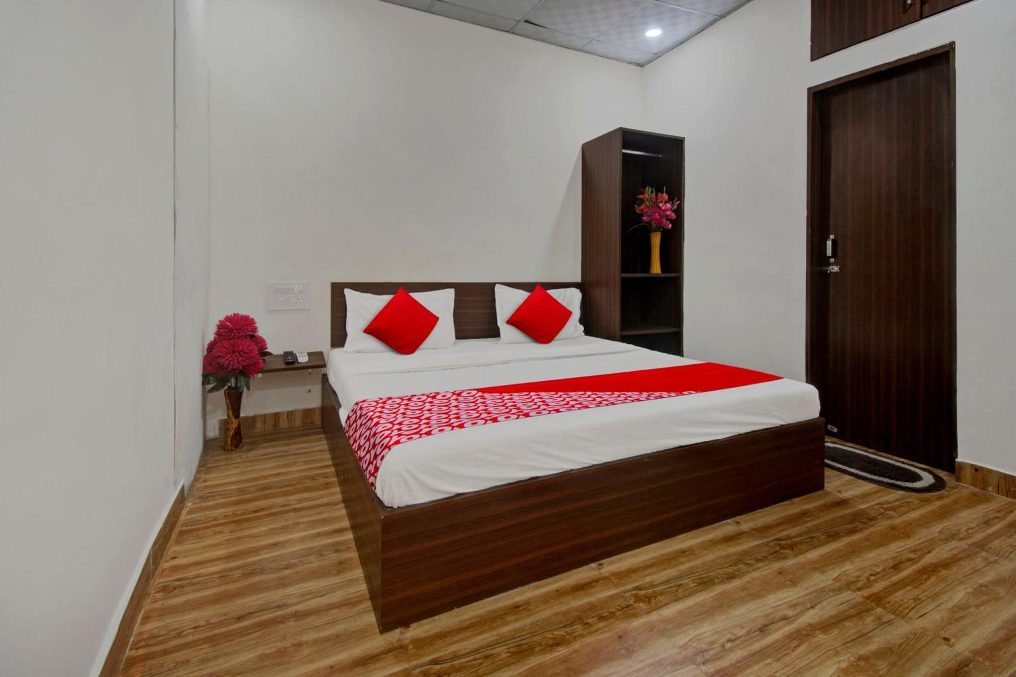 O Skyfem Jaipur