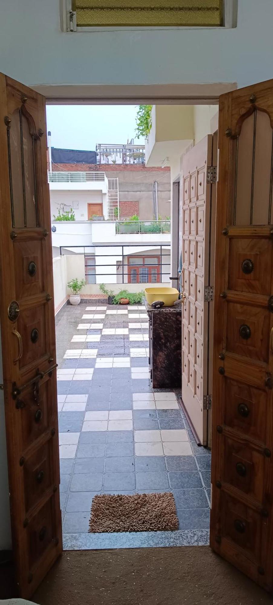 Shantialayam Guest house *