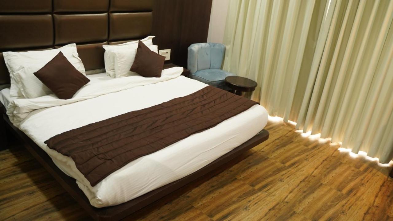 Raas Mahal-hotel In Near Tourist Places Hotel