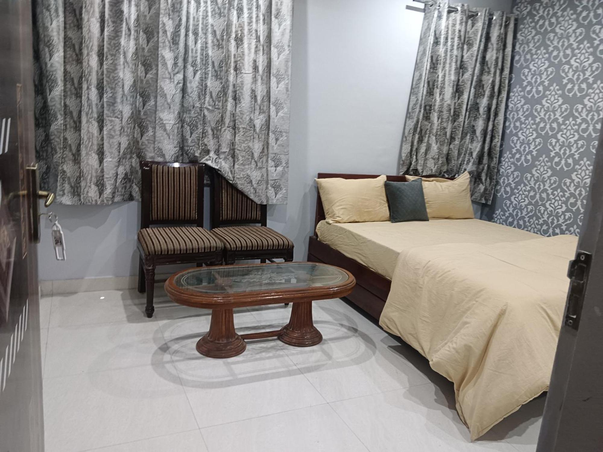 Radhika Hotel 2*