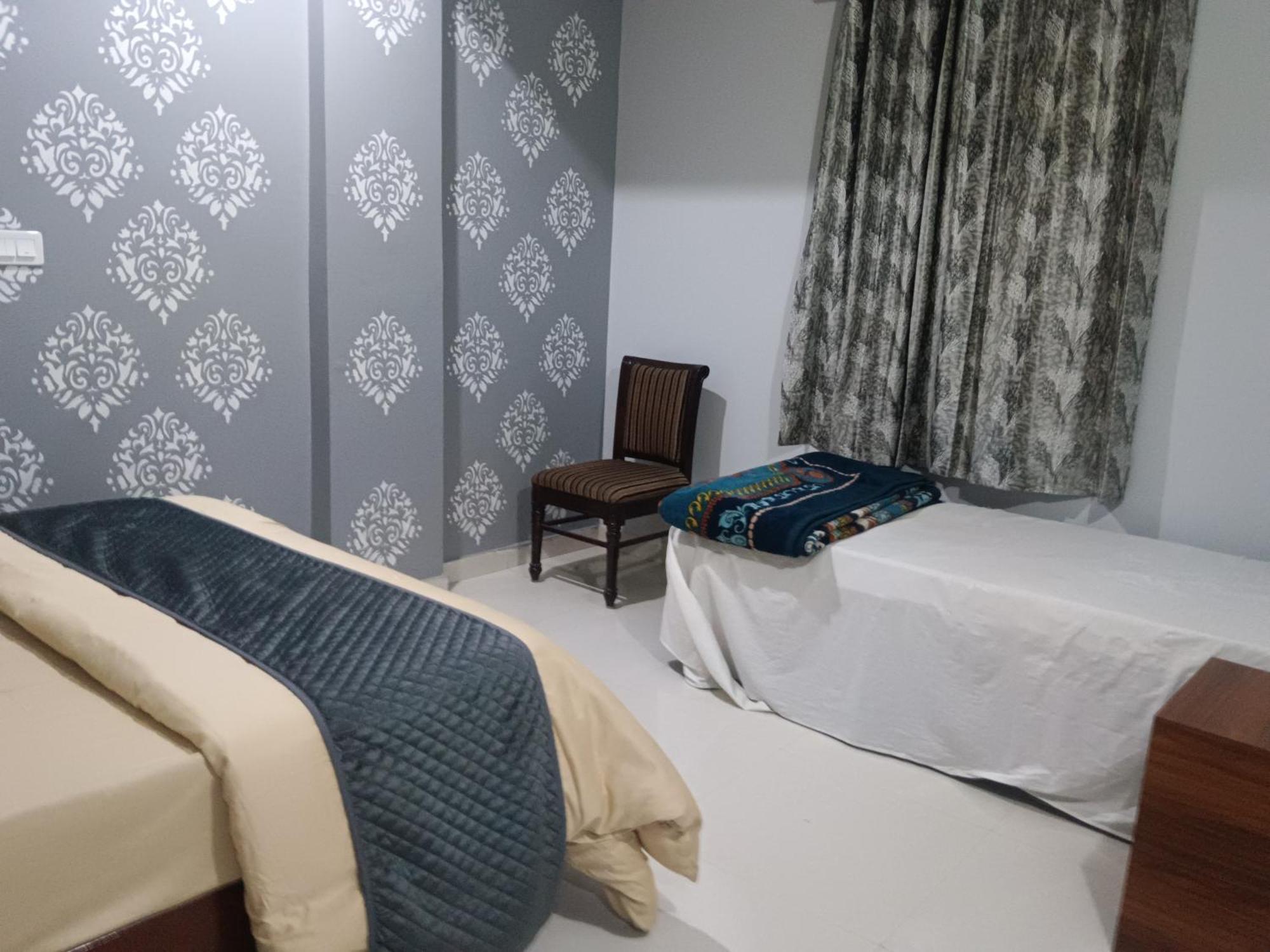 Hotel Radhika