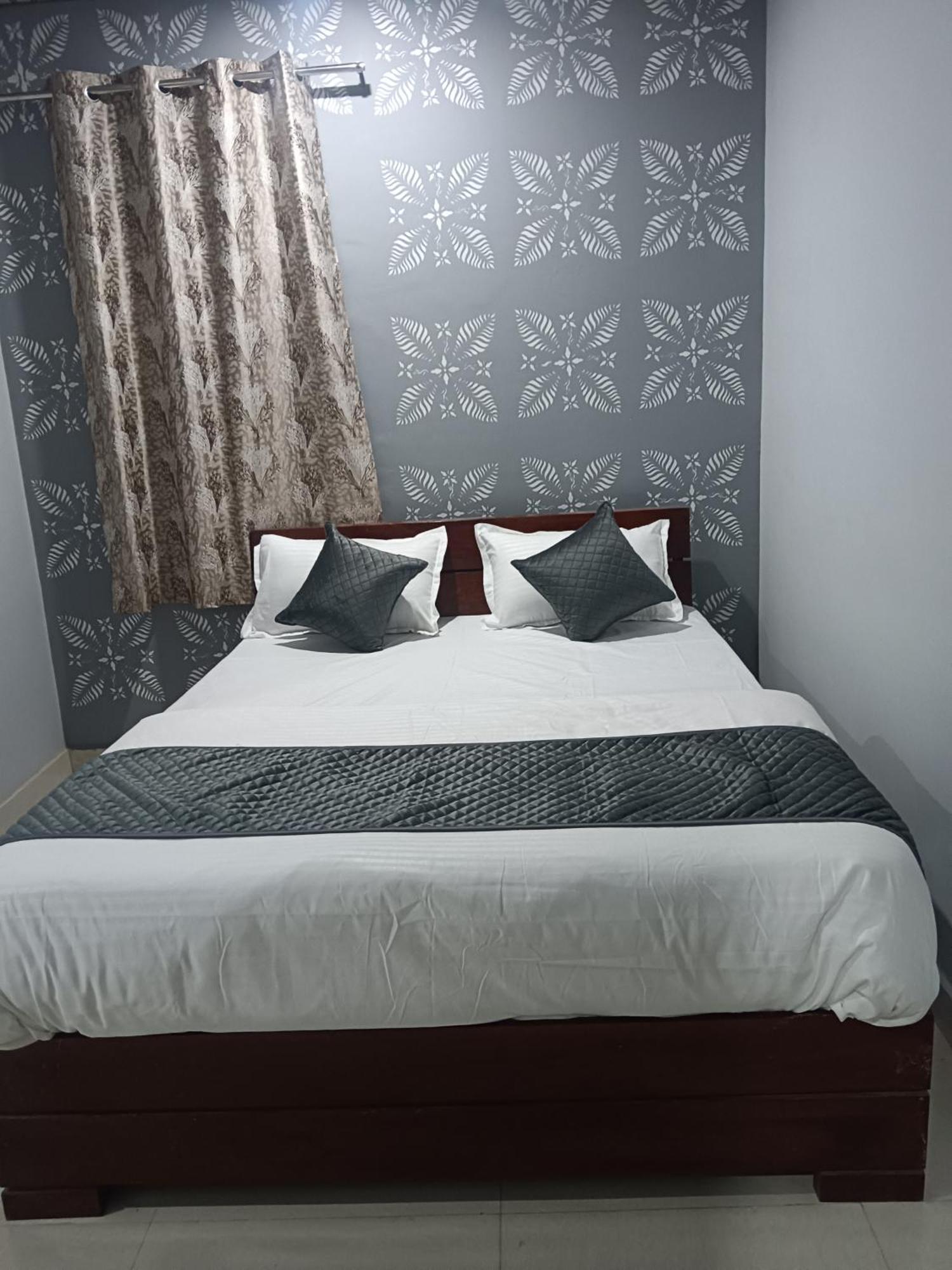 Radhika Hotel