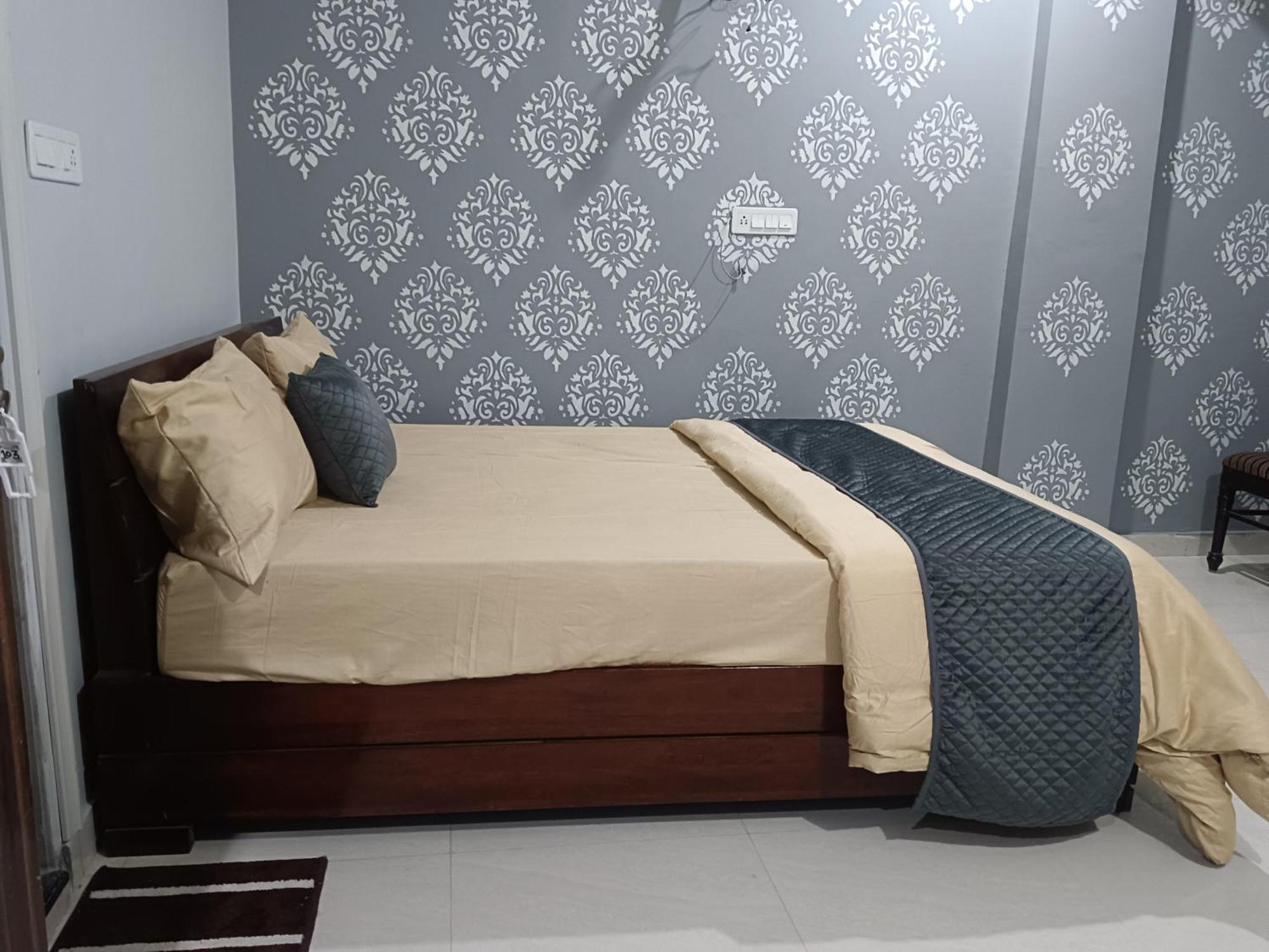 Radhika Hotel