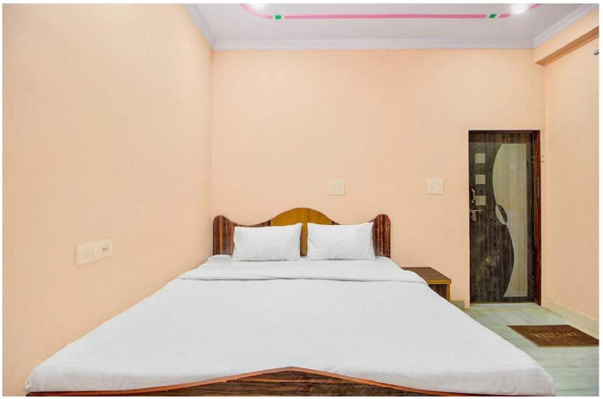White Palace 3*