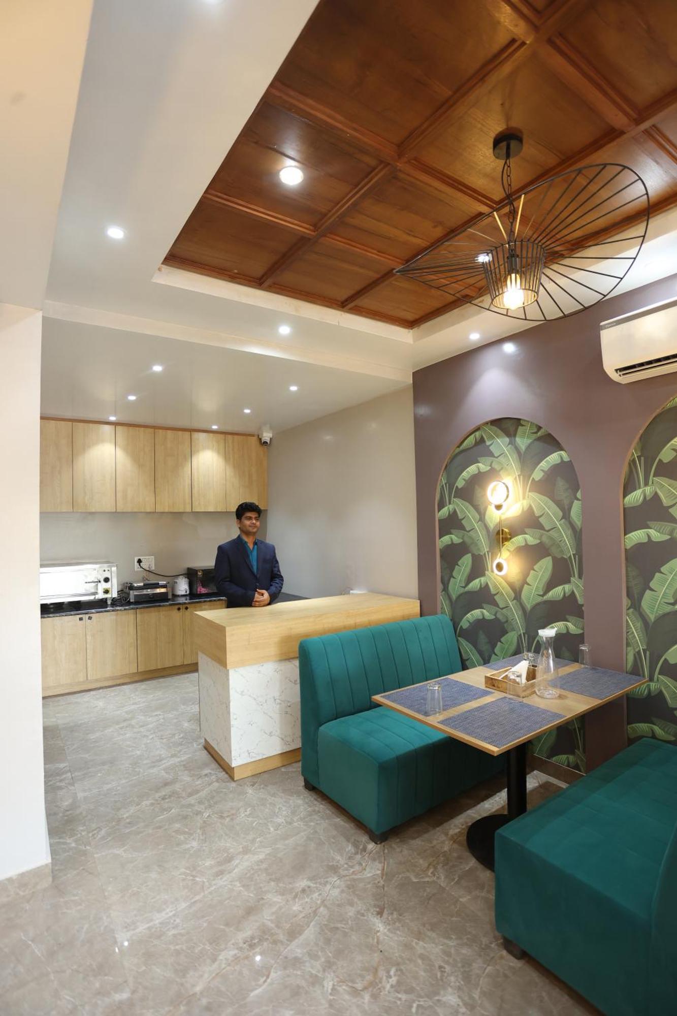 Trinay Hotel