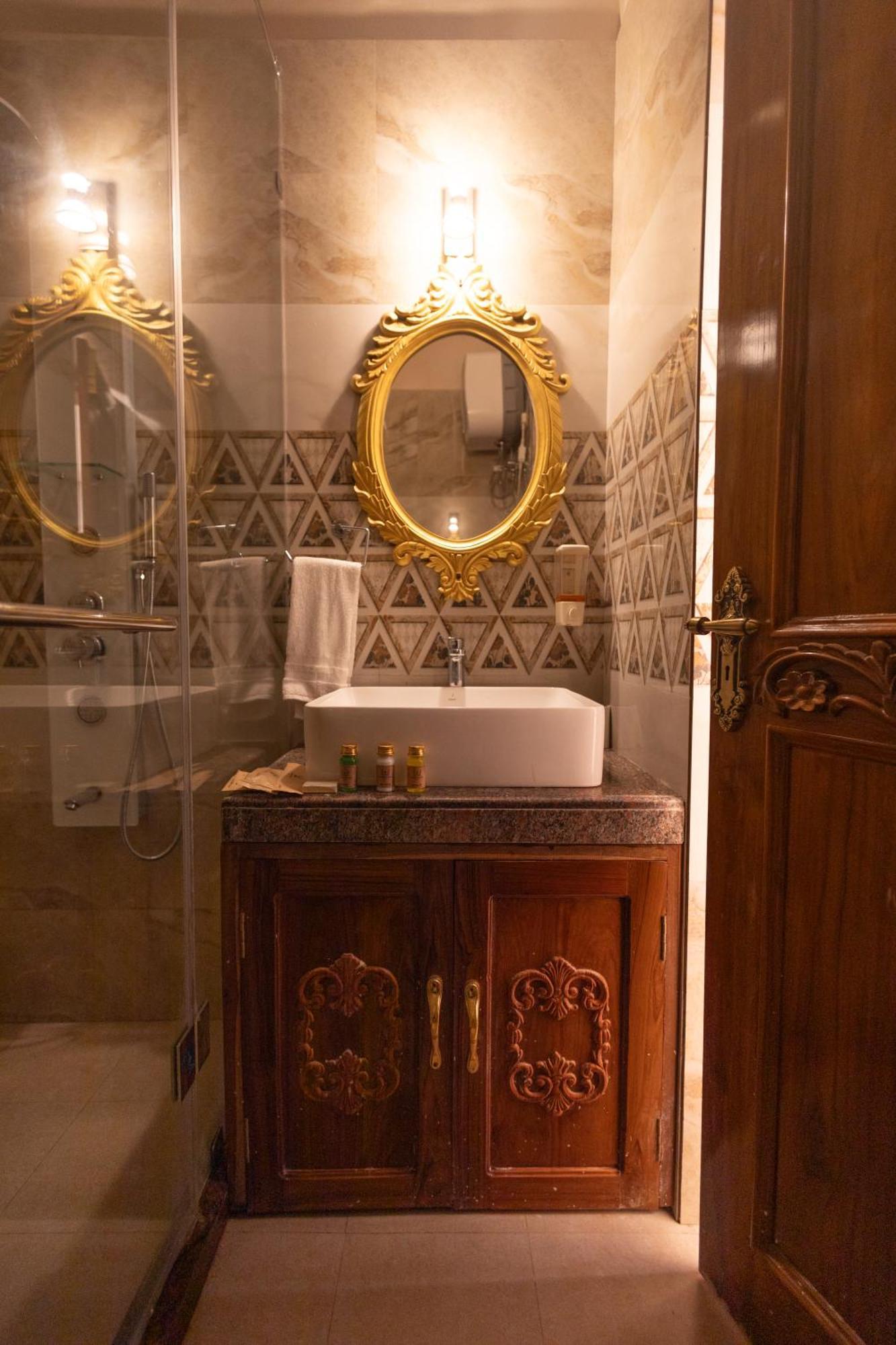 Kailash Heritage - A Royal Boutique Heritage Haveli Hotel Jaipur