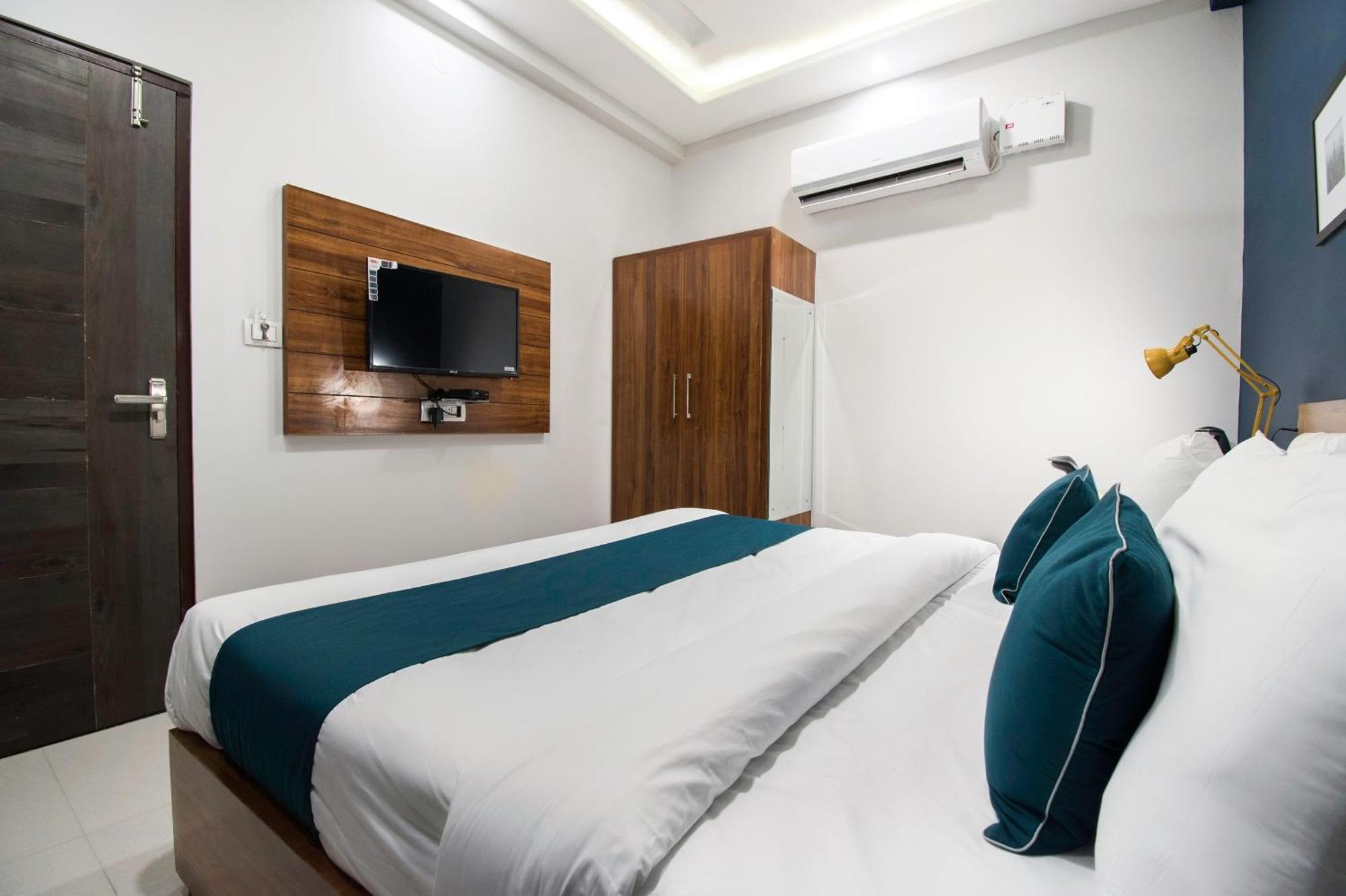 Collection O Blue Shine Hotel 4*