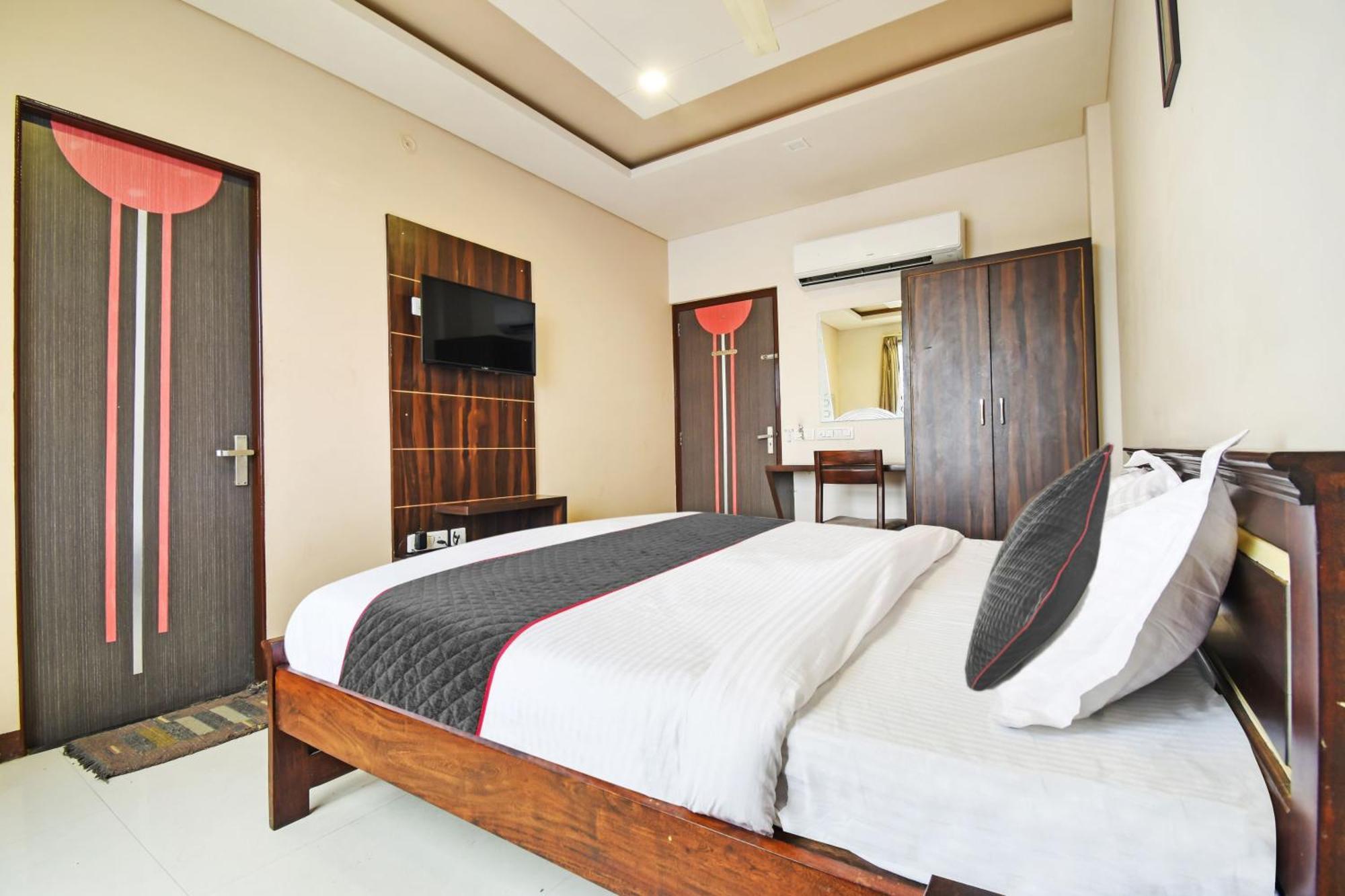 Collection O Guru Kripa Hotel