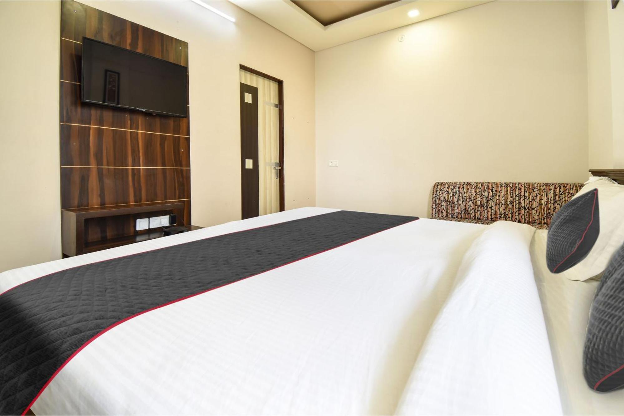 Hotel Collection O Guru Kripa