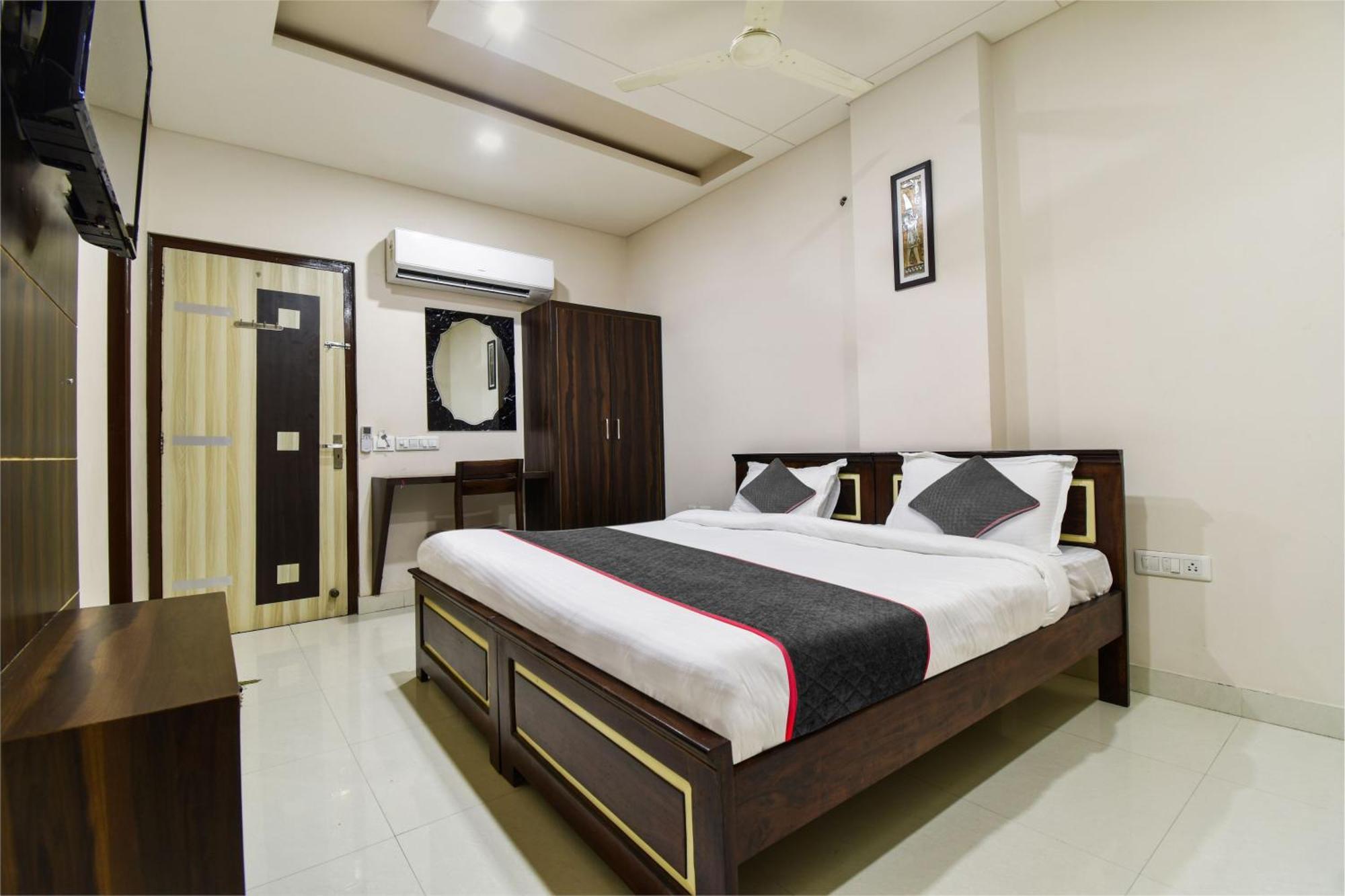 Collection O Guru Kripa Hotel 4*
