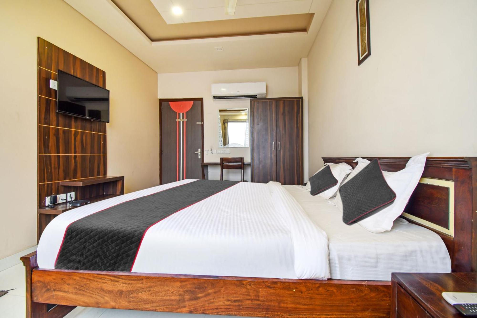 Collection O Guru Kripa 4* Jaipur