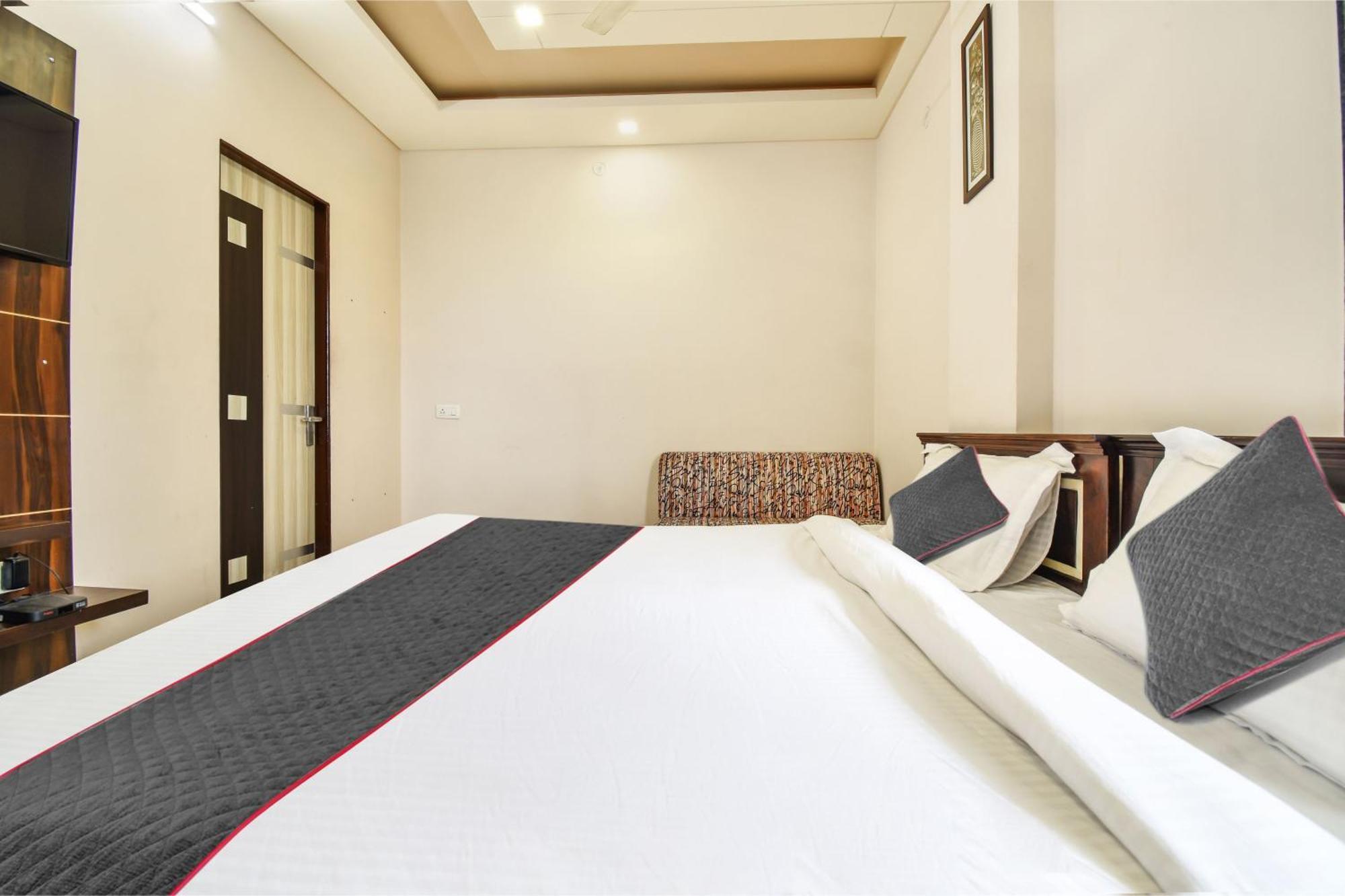Collection O Guru Kripa Hotel 4*