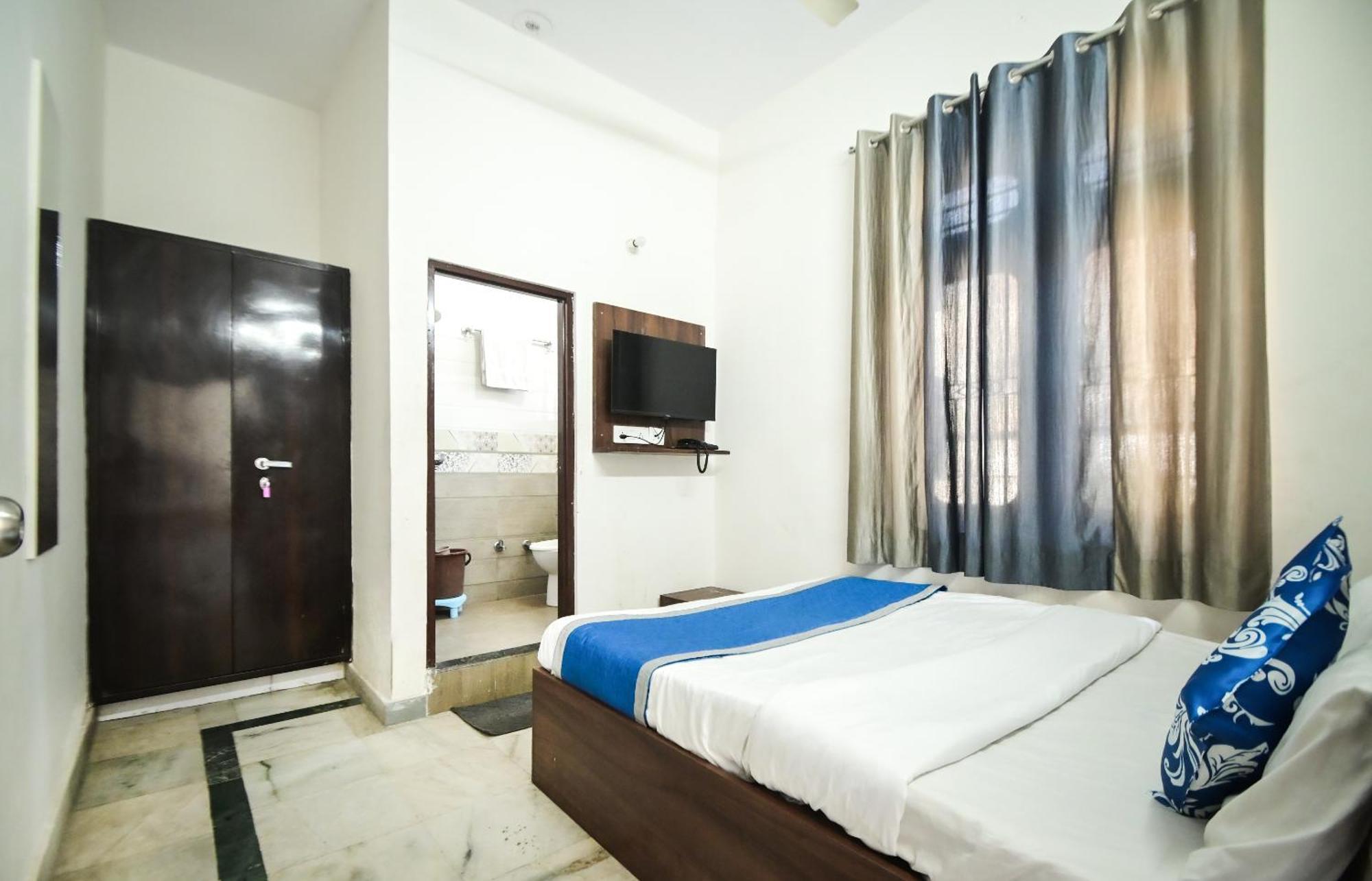 Apoorv - Near Railway Station 3*