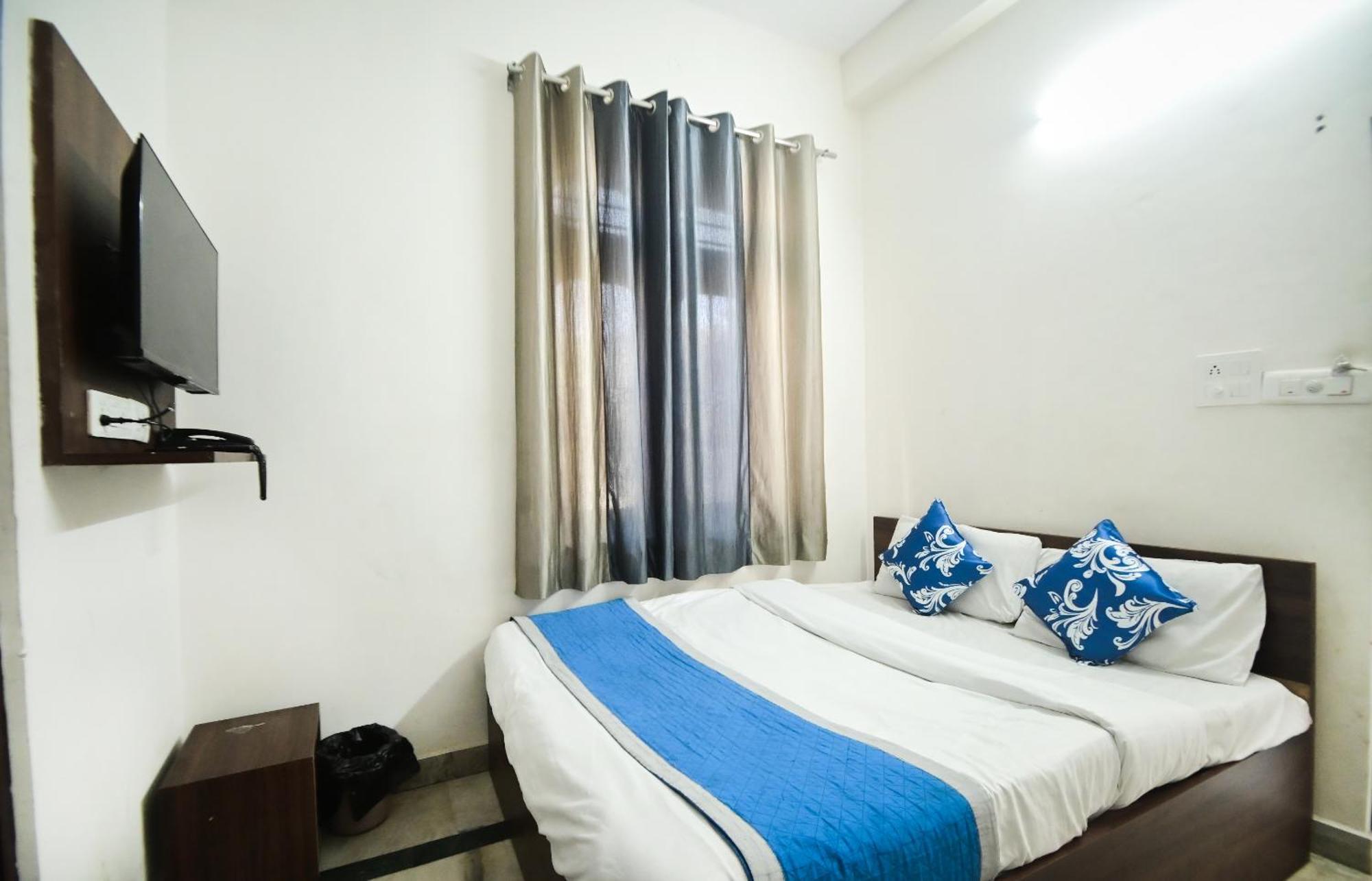 Apoorv - Near Railway Station 3*