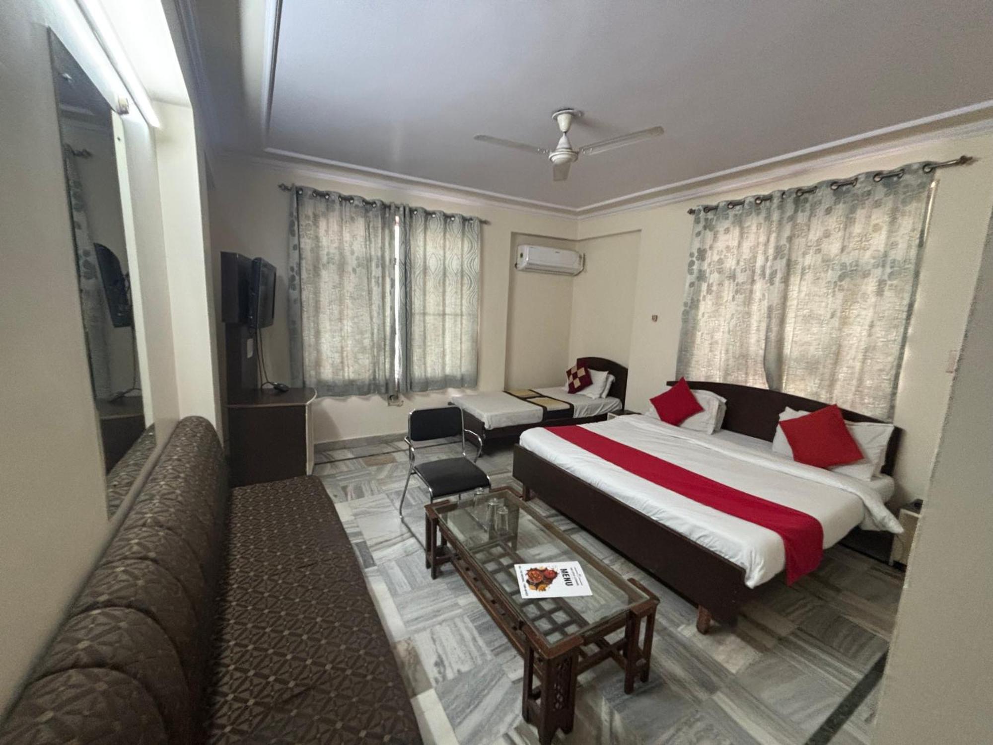 Hotel Sk Paradise 3*