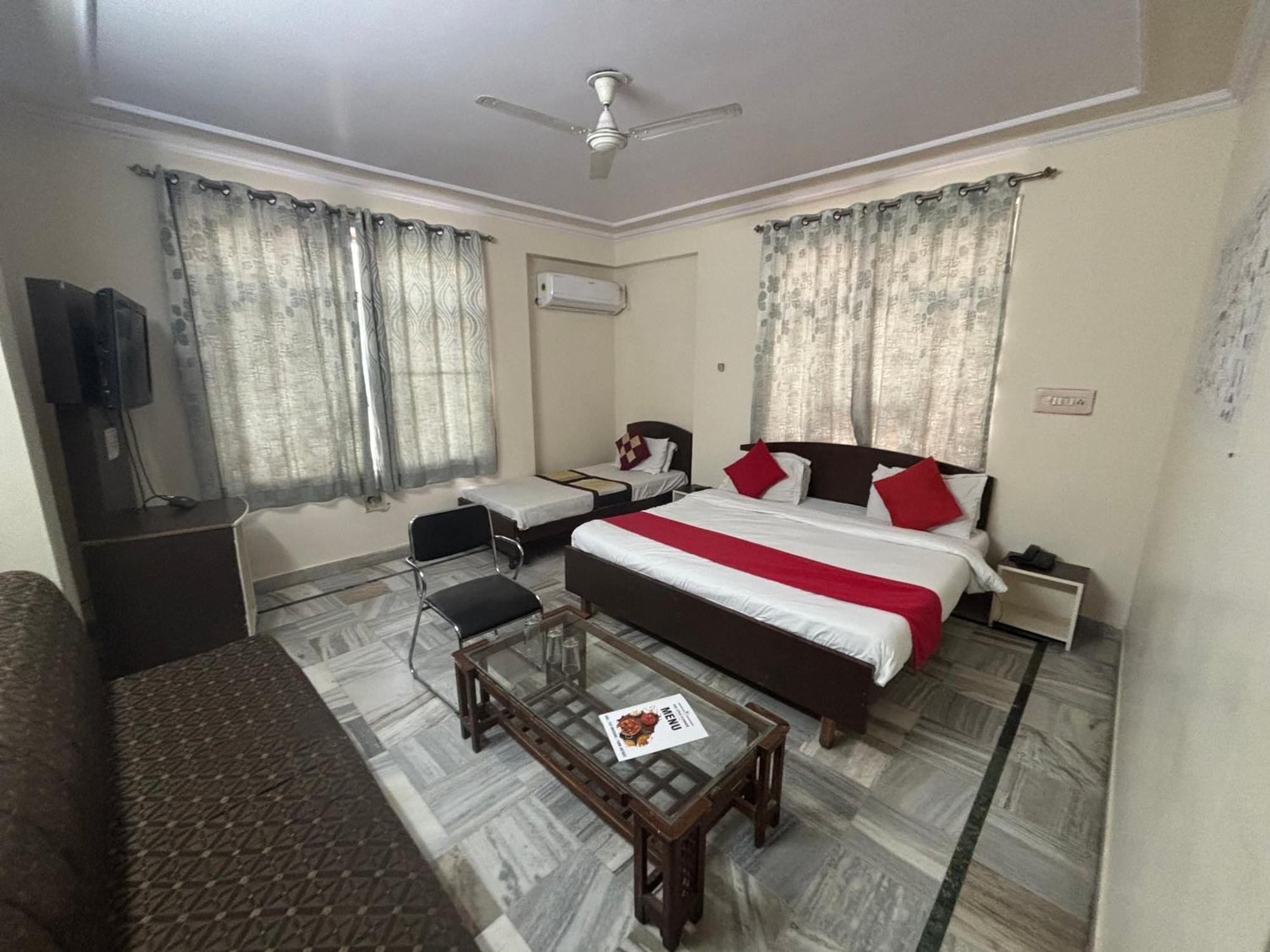 Sk Paradise Hotel 3*